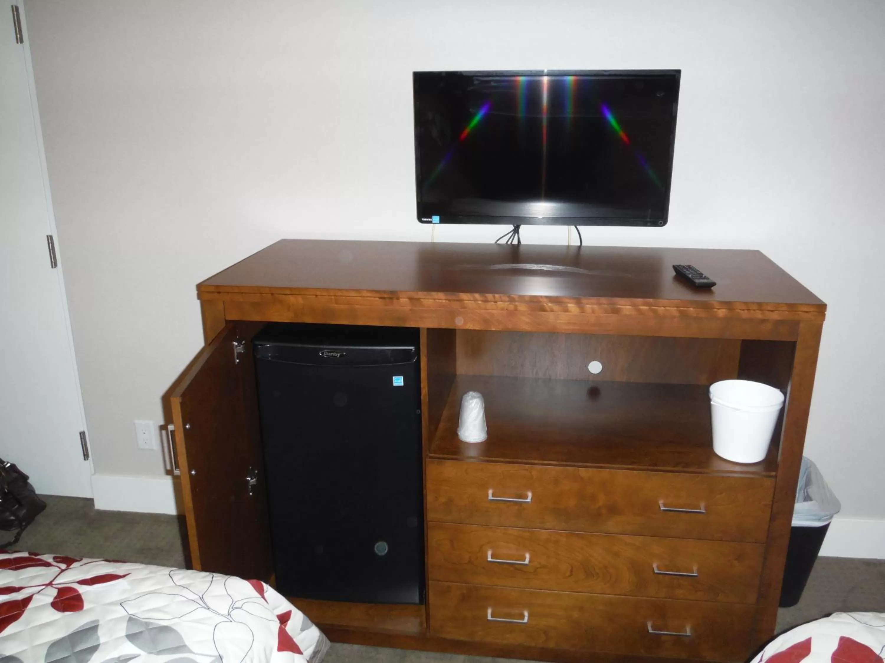 TV and multimedia, Bed in Motel Beausejour