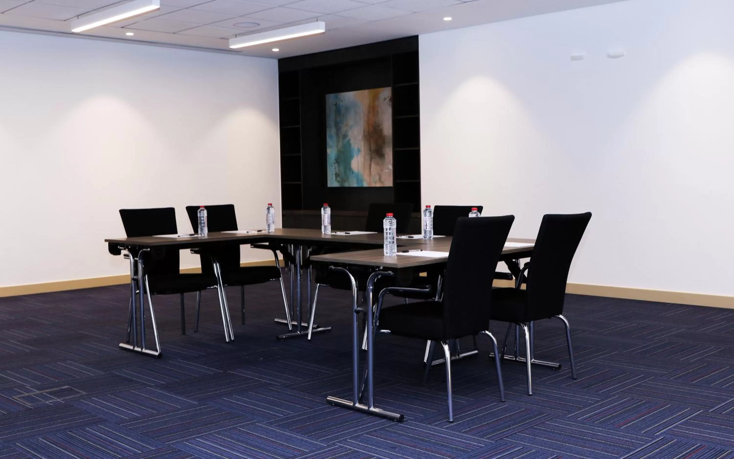 Business facilities in Premier Inn Dubai Ibn Battuta Mall