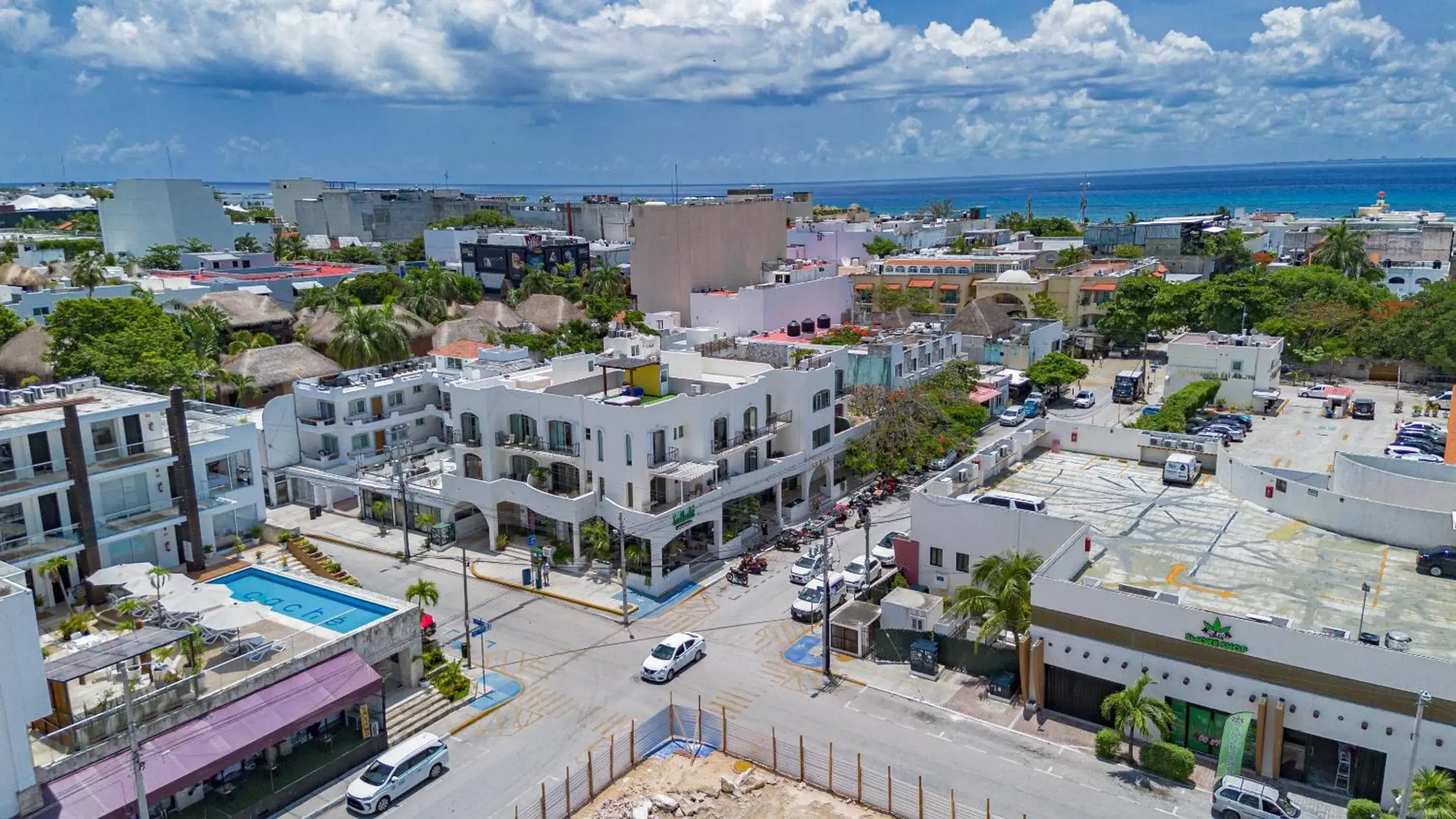 Neighbourhood, Bird's-eye View in Hotel Cache