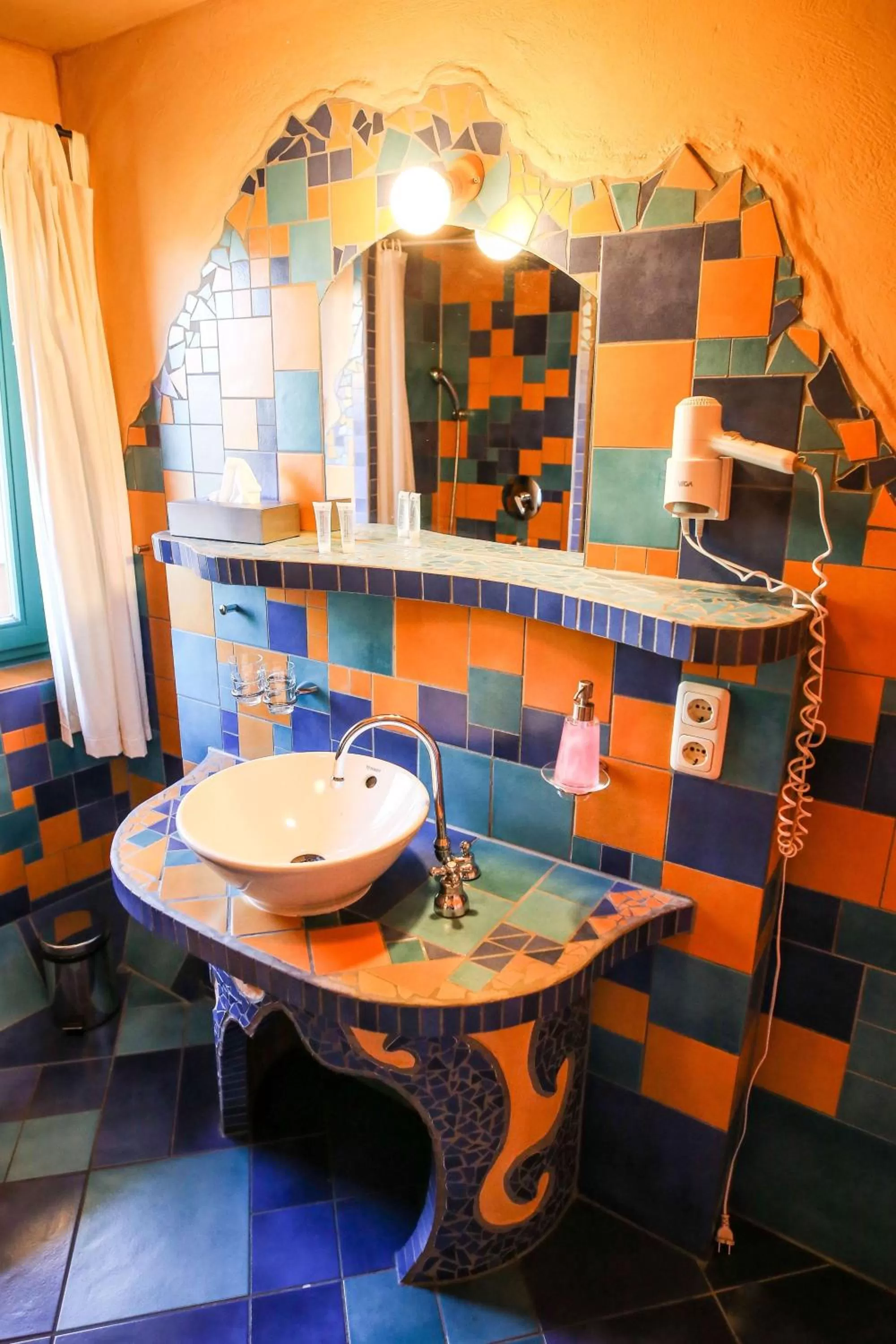 Bathroom in Backstage Hotel