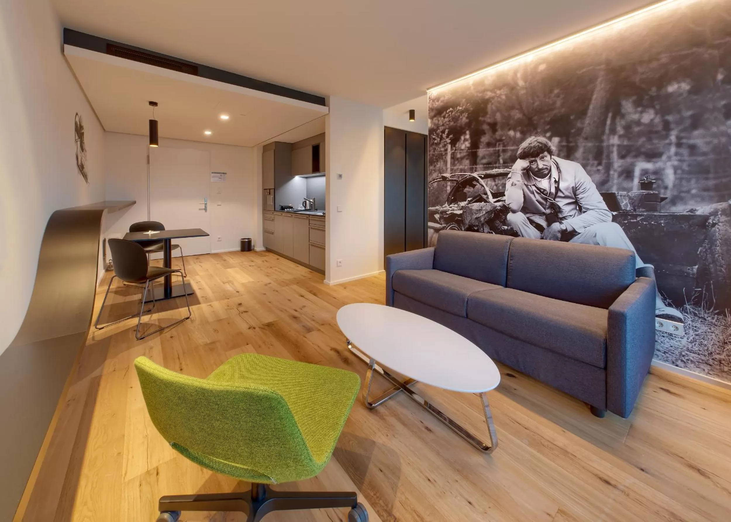 Photo of the whole room in V8 HOTEL Motorworld Region Stuttgart