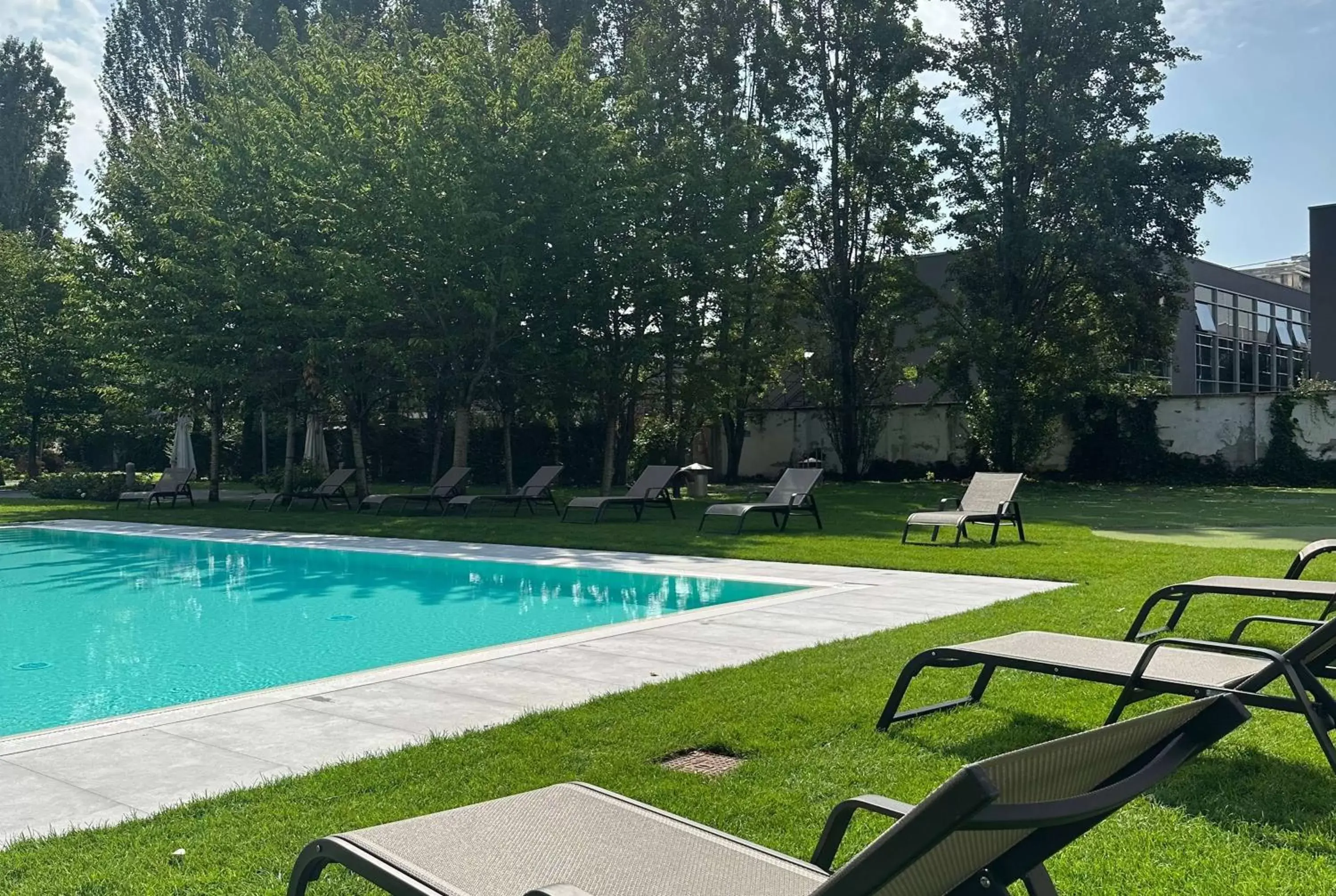 Pool view, Swimming Pool in Ramada Plaza Milano