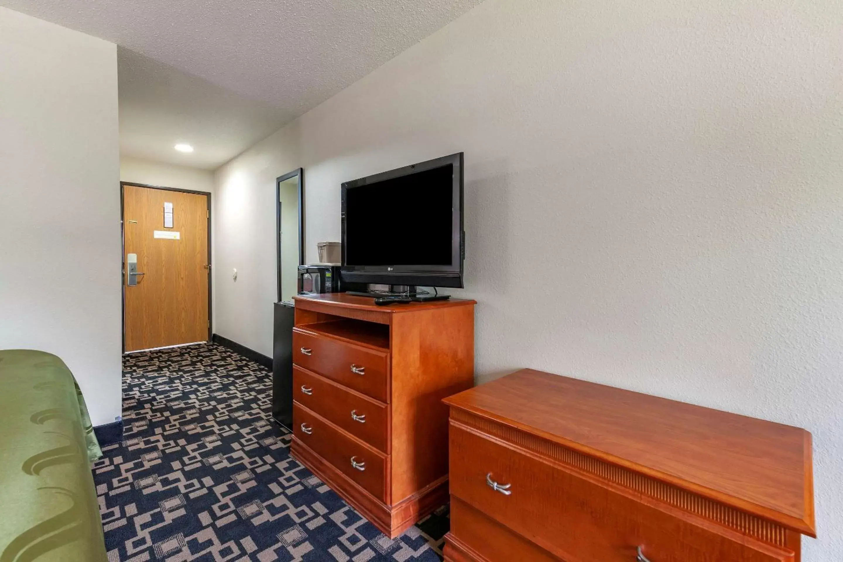 Bedroom in Quality Inn Redgranite Bedroom in Quality Inn Redgranite