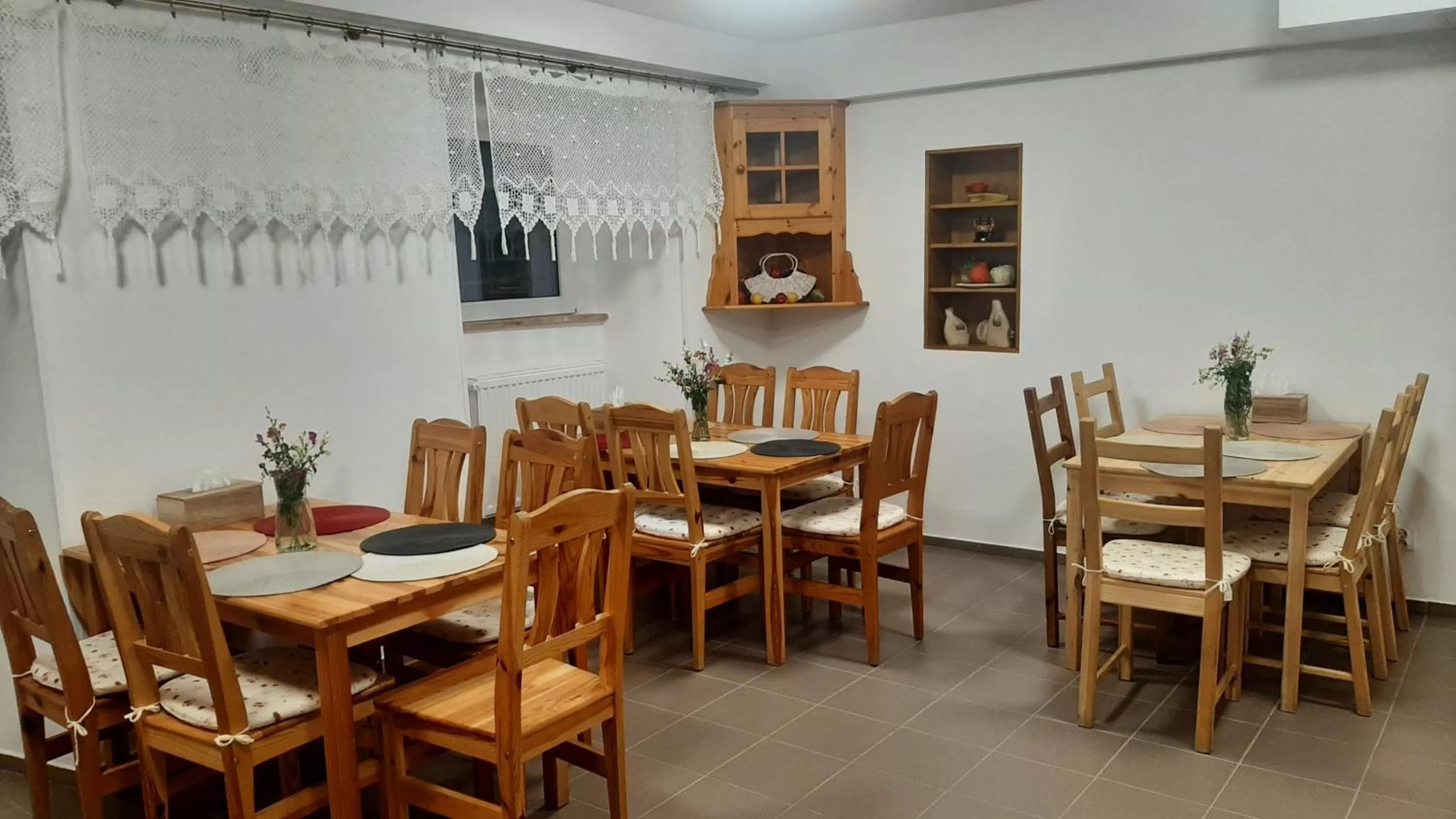 Dining area in Dworek pod świerkami