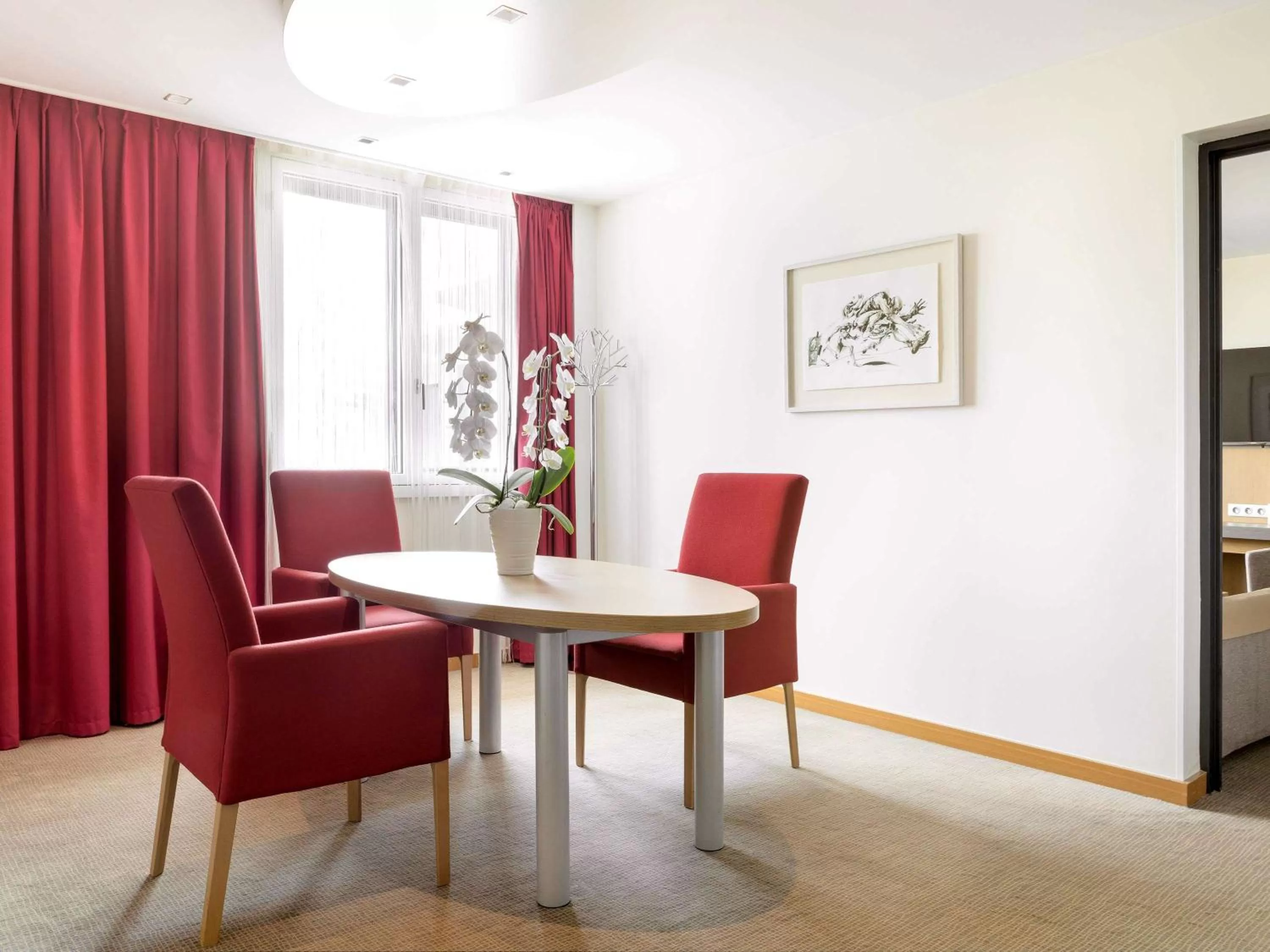 Suite with Double Bed and Sofa Bed in Novotel Paris Roissy CDG Convention