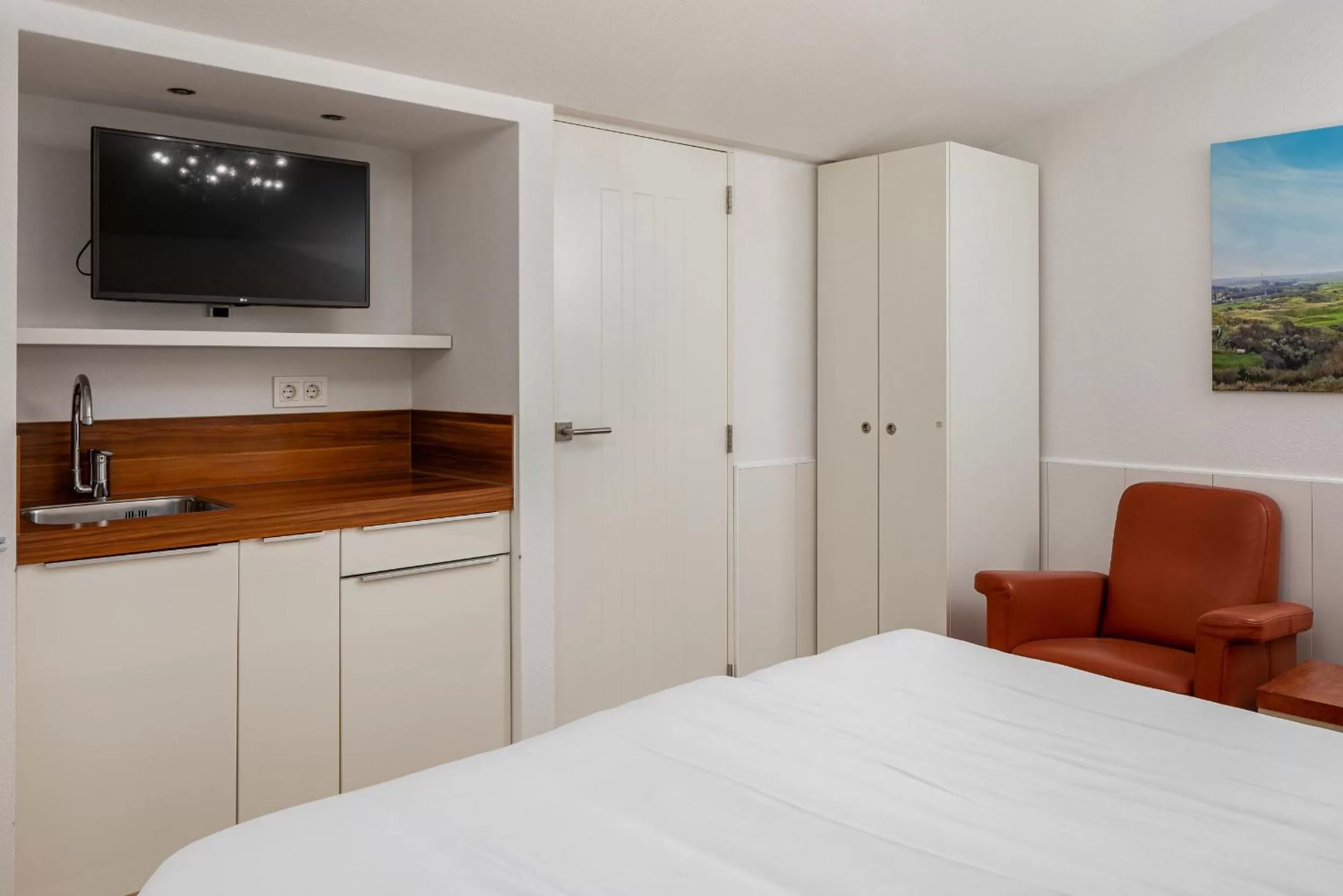 Bedroom, Kitchen/Kitchenette in Hotel ter Duyn