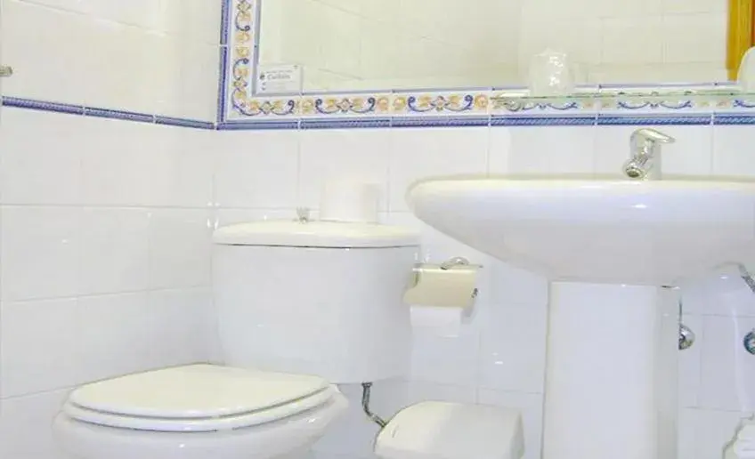 Bathroom in Hotel Miraflores