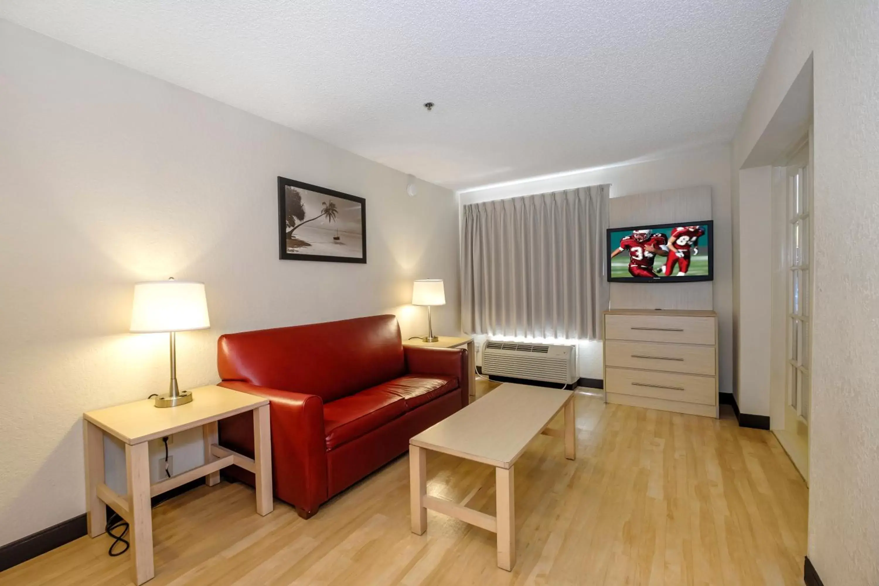 Photo of the whole room, Seating Area in Red Roof Inn PLUS + Gainesville