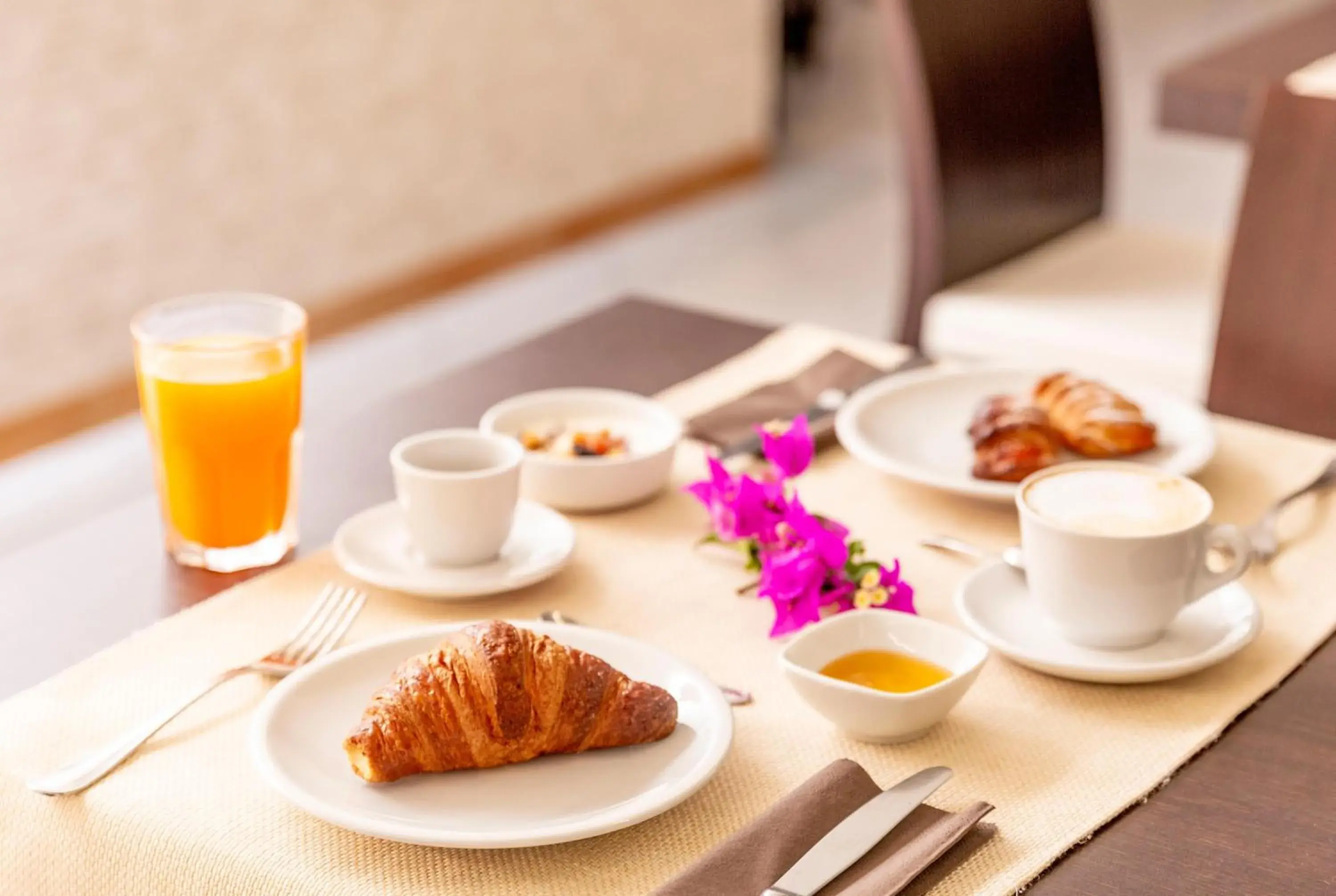 Restaurant/places to eat, Breakfast in Park Hotel Residence