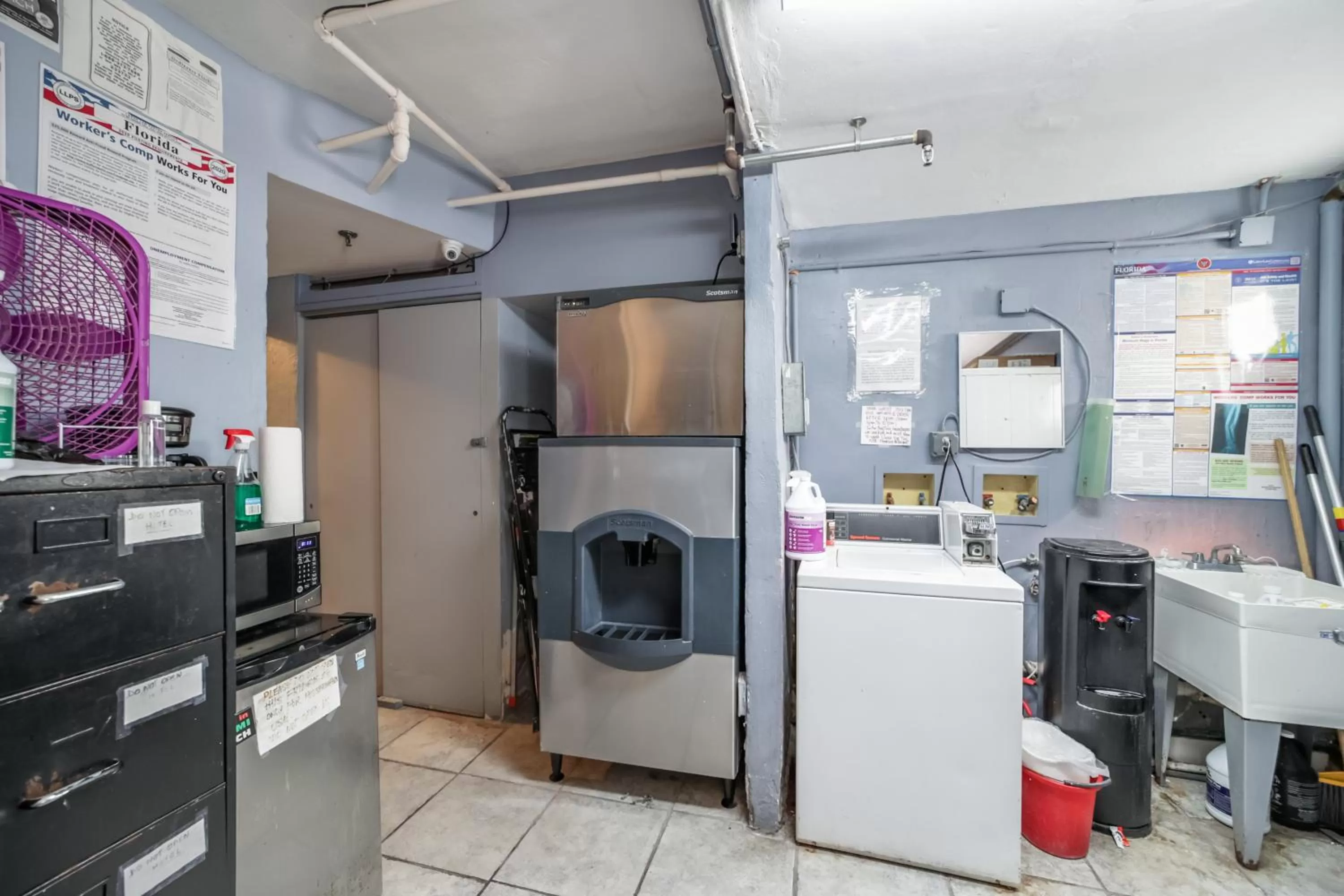 minibar in Starlite Hotel