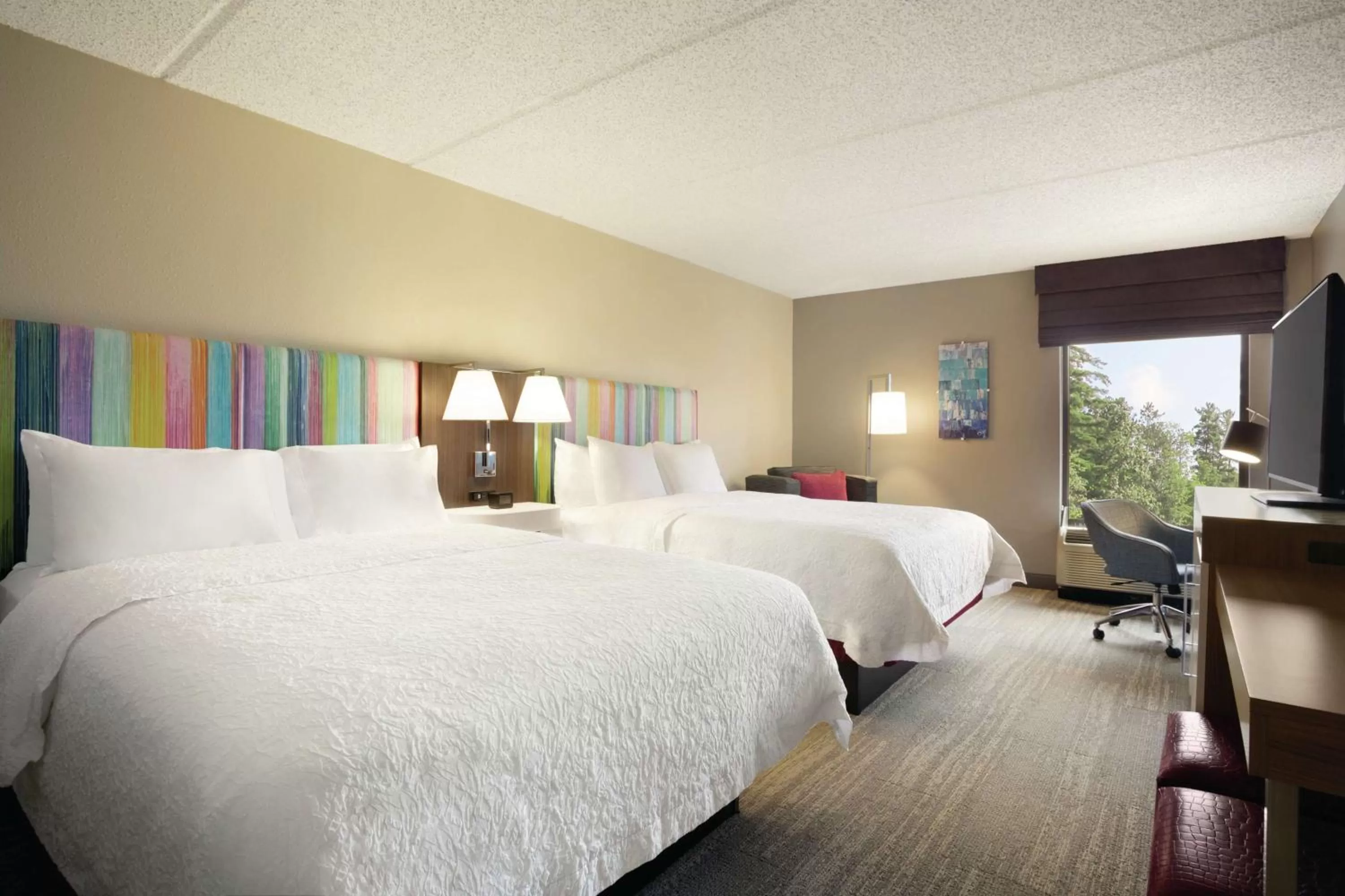 Bed in Hampton Inn - Houston/Brookhollow