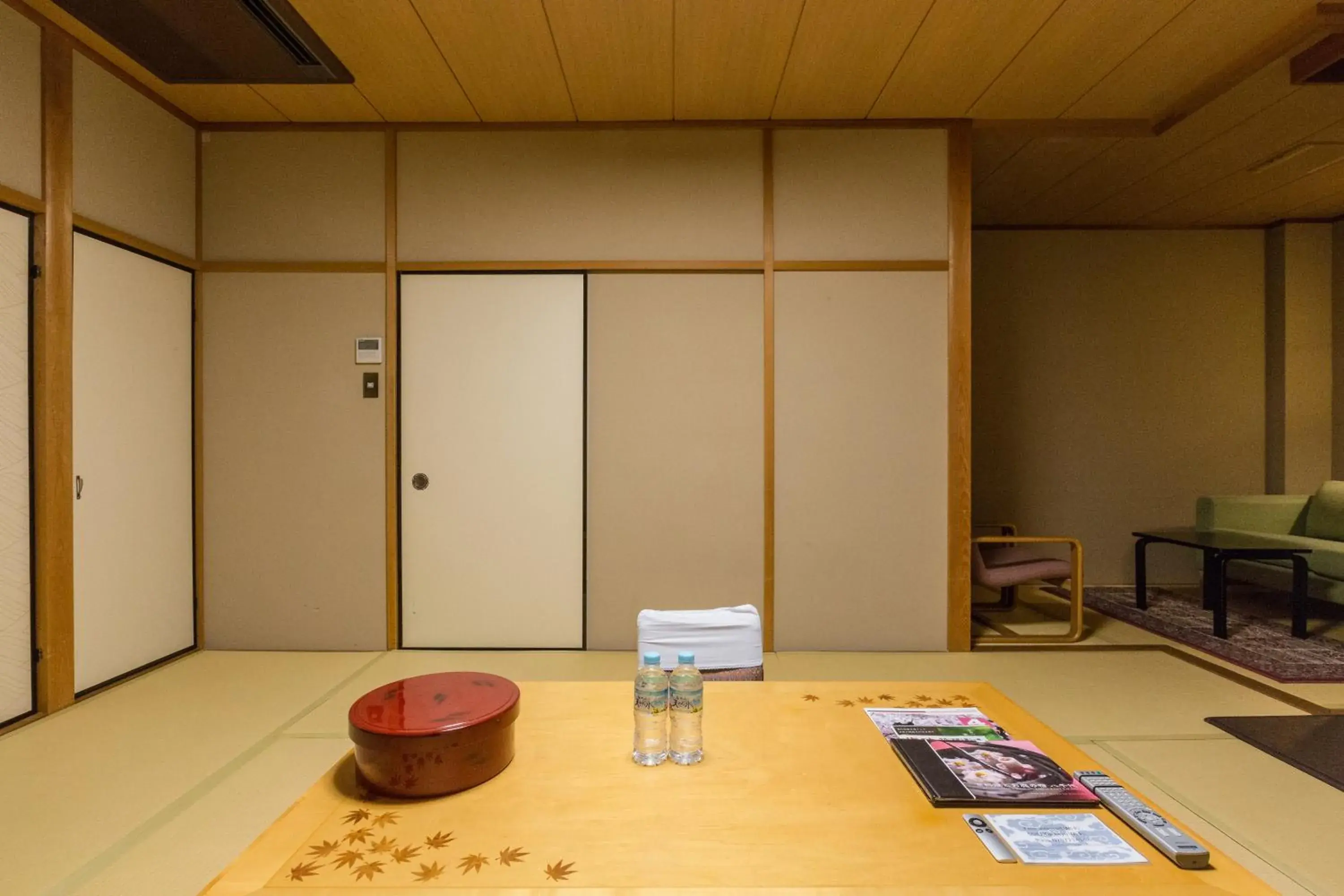 Coffee/tea facilities in Kyoto Nanzenji Ryokan Yachiyo