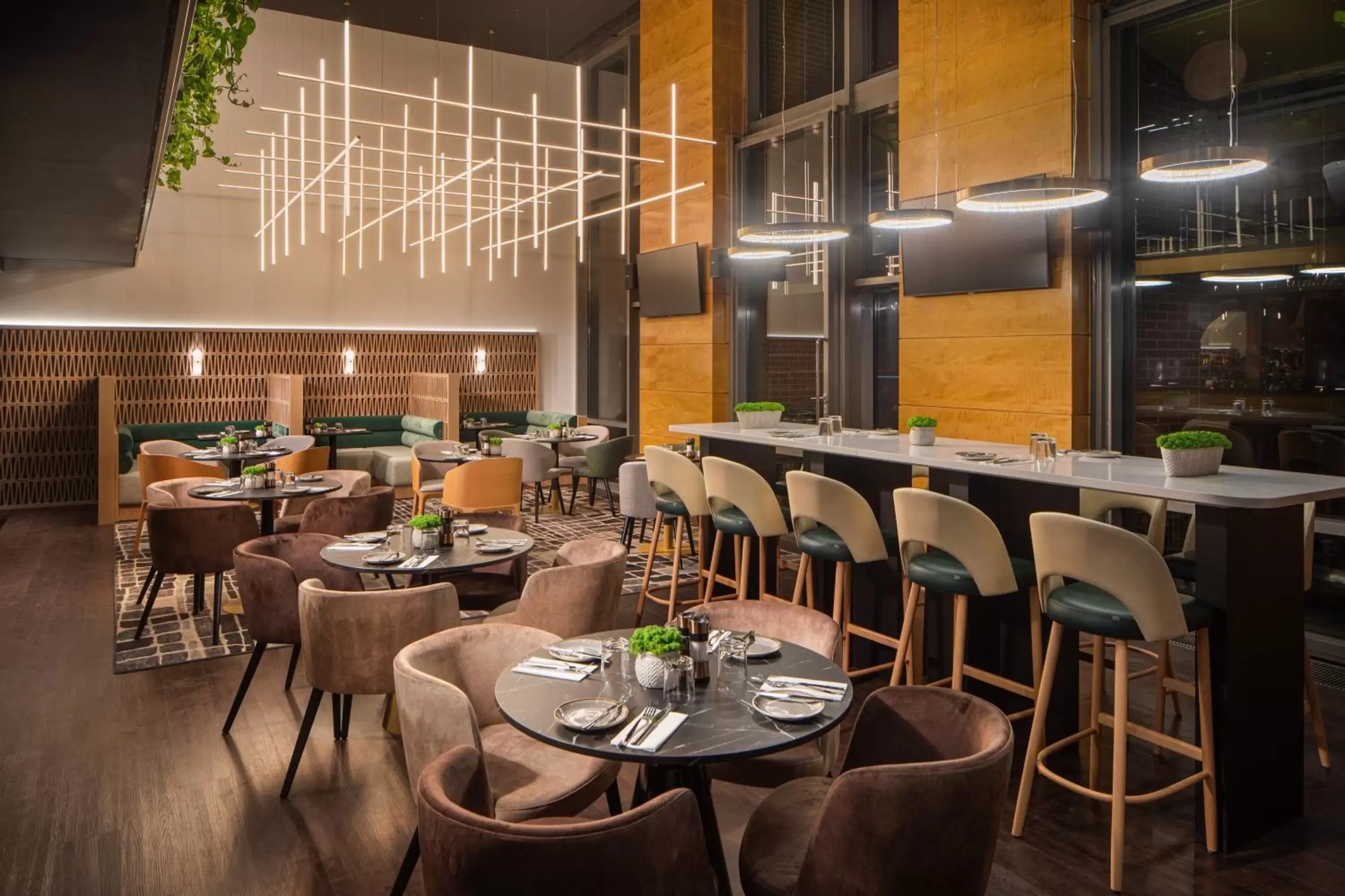 Restaurant/Places to Eat in Crowne Plaza Budapest, an IHG Hotel