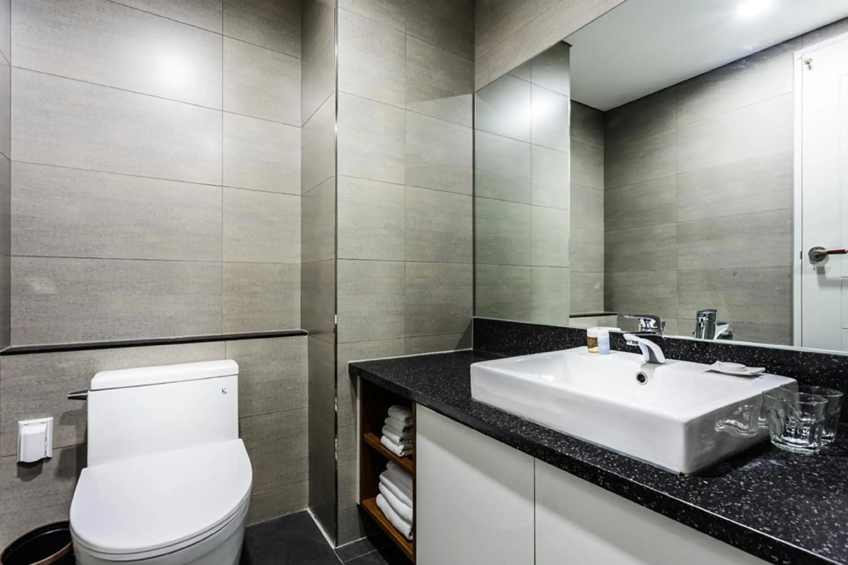 Toilet, Bathroom in Vistacay Hotel World Cup