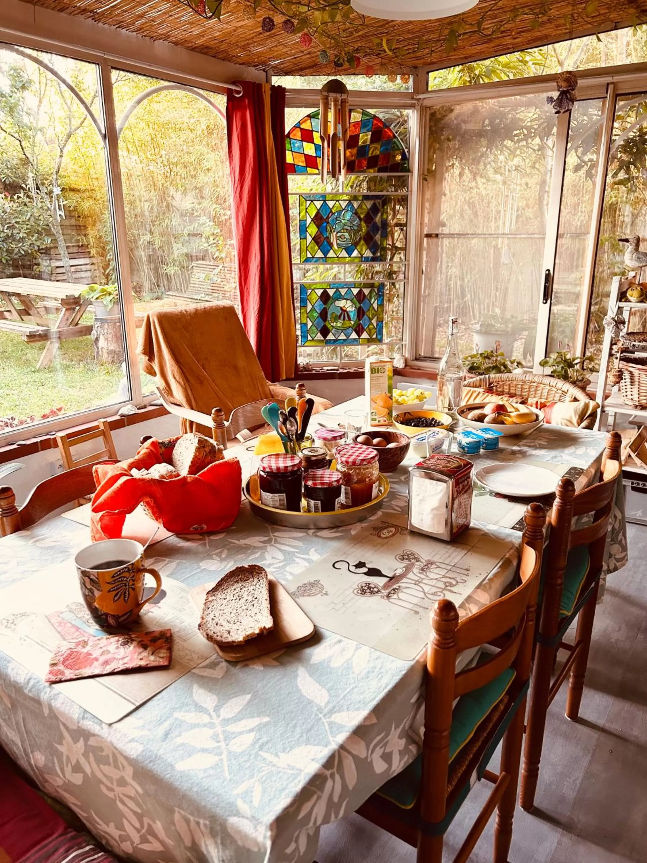 Restaurant/Places to Eat in 2 CHAMBRES B&B PRÈS DE L'AÉROPORT ET DU MEETT