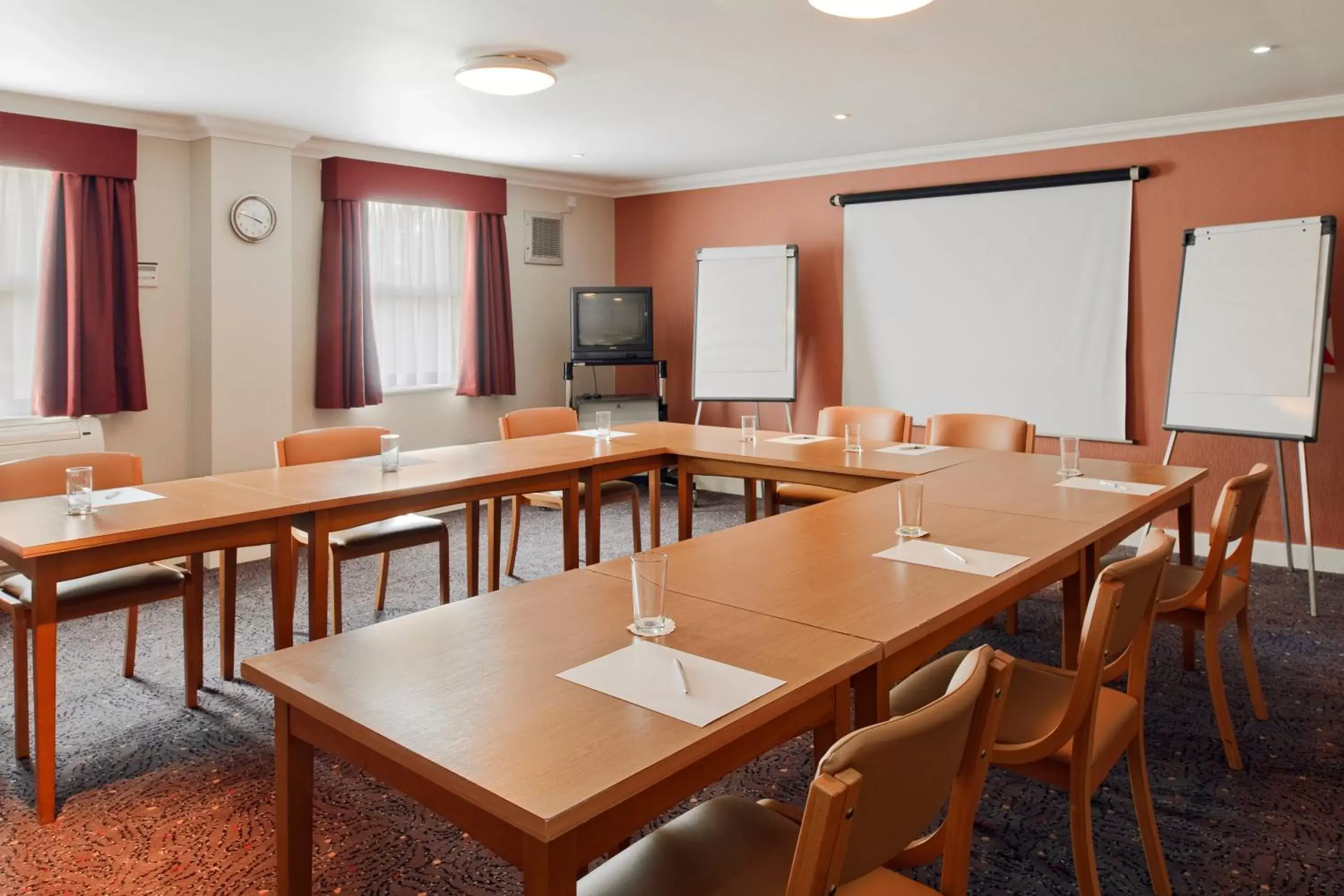 Meeting/conference room in Holiday Inn Express Glenrothes, an IHG Hotel