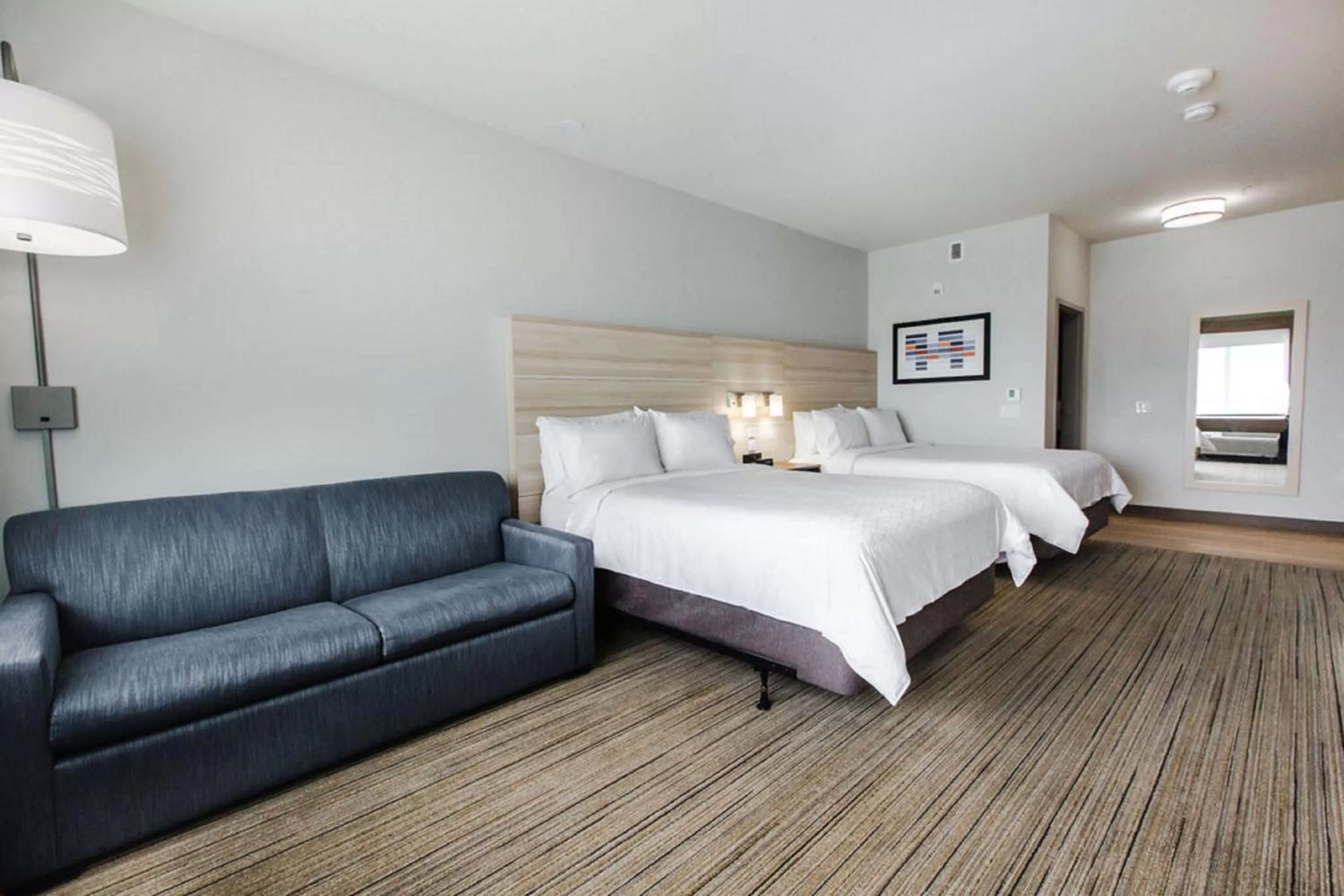 Photo of the whole room, Bed in Holiday Inn Express & Suites Edmonton N - St Albert by IHG