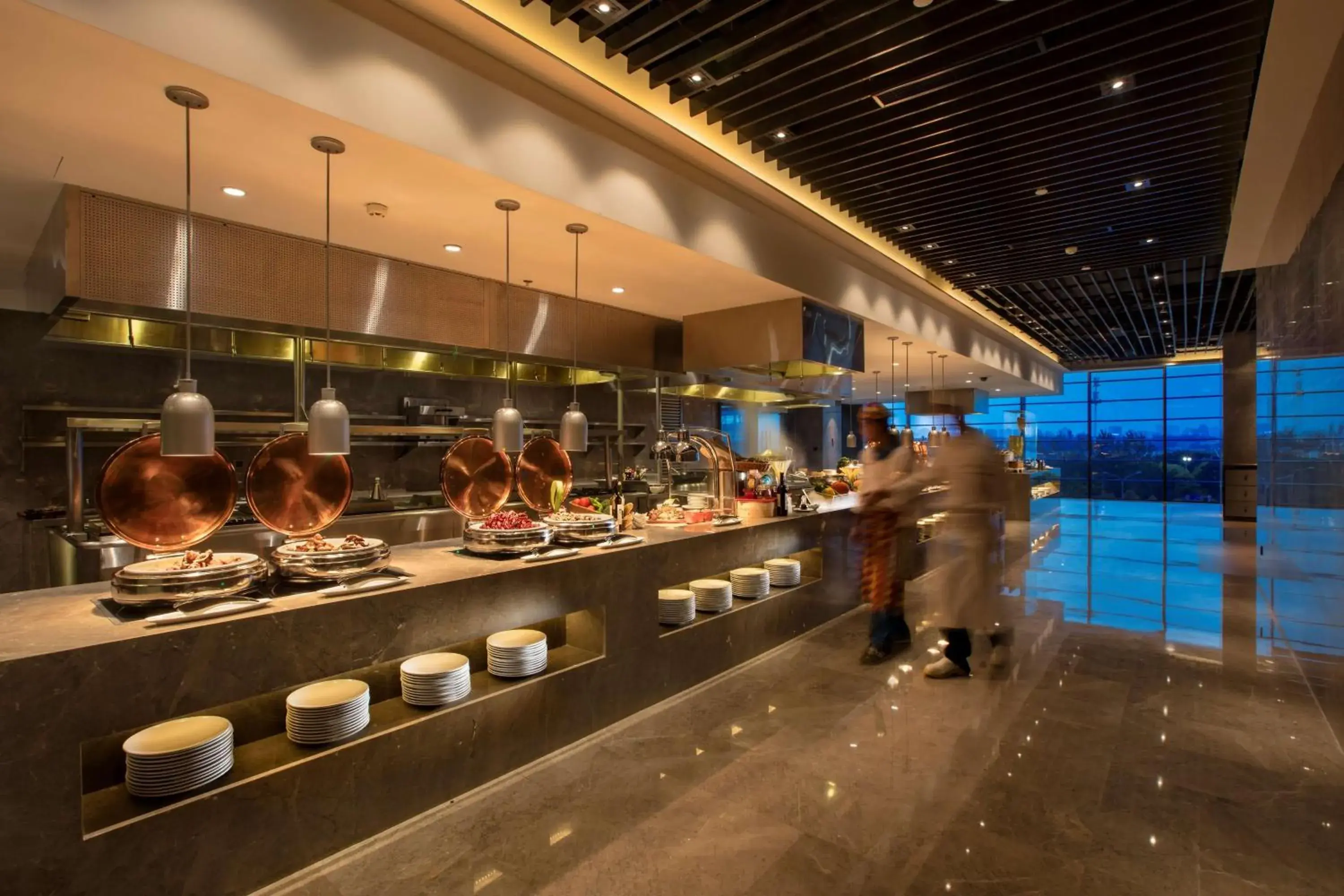 Restaurant/places to eat in Hilton Wuhan Riverside