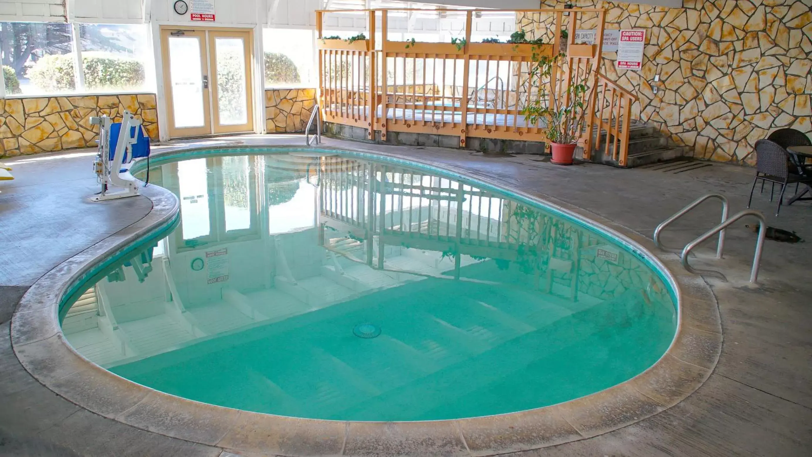 Swimming Pool in Silver Surf Motel