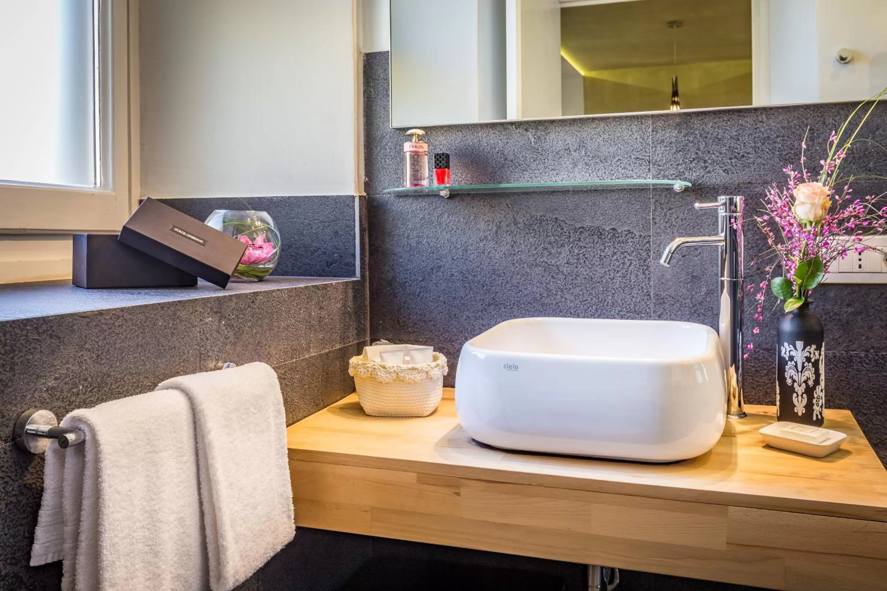 Bathroom in Hotel La Scaletta al Ponte Vecchio