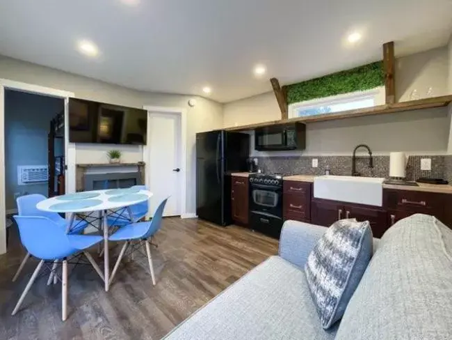 Kitchen/Kitchenette in Natura Treescape Resort