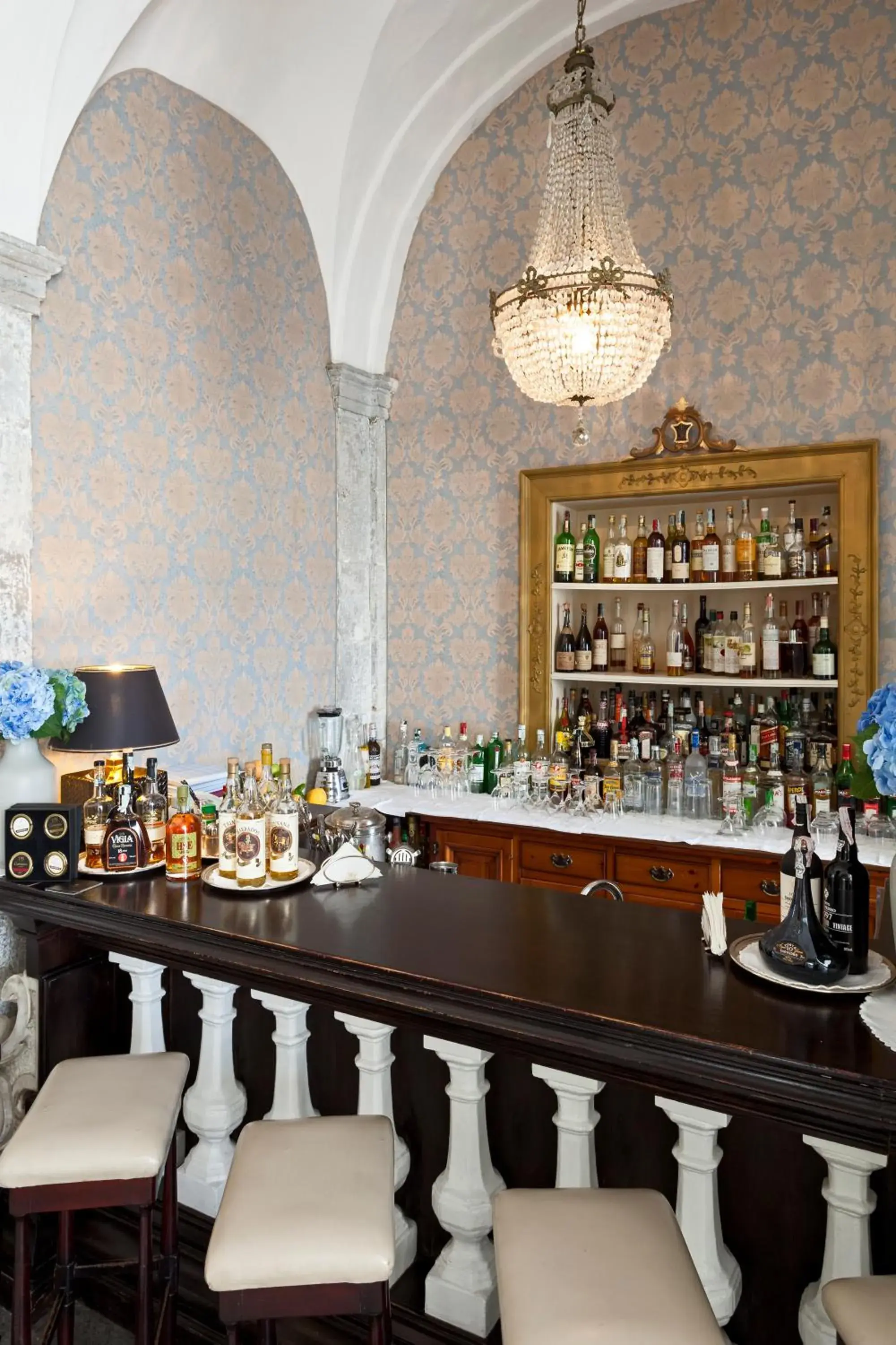 Lounge or bar in Grand Hotel Cocumella