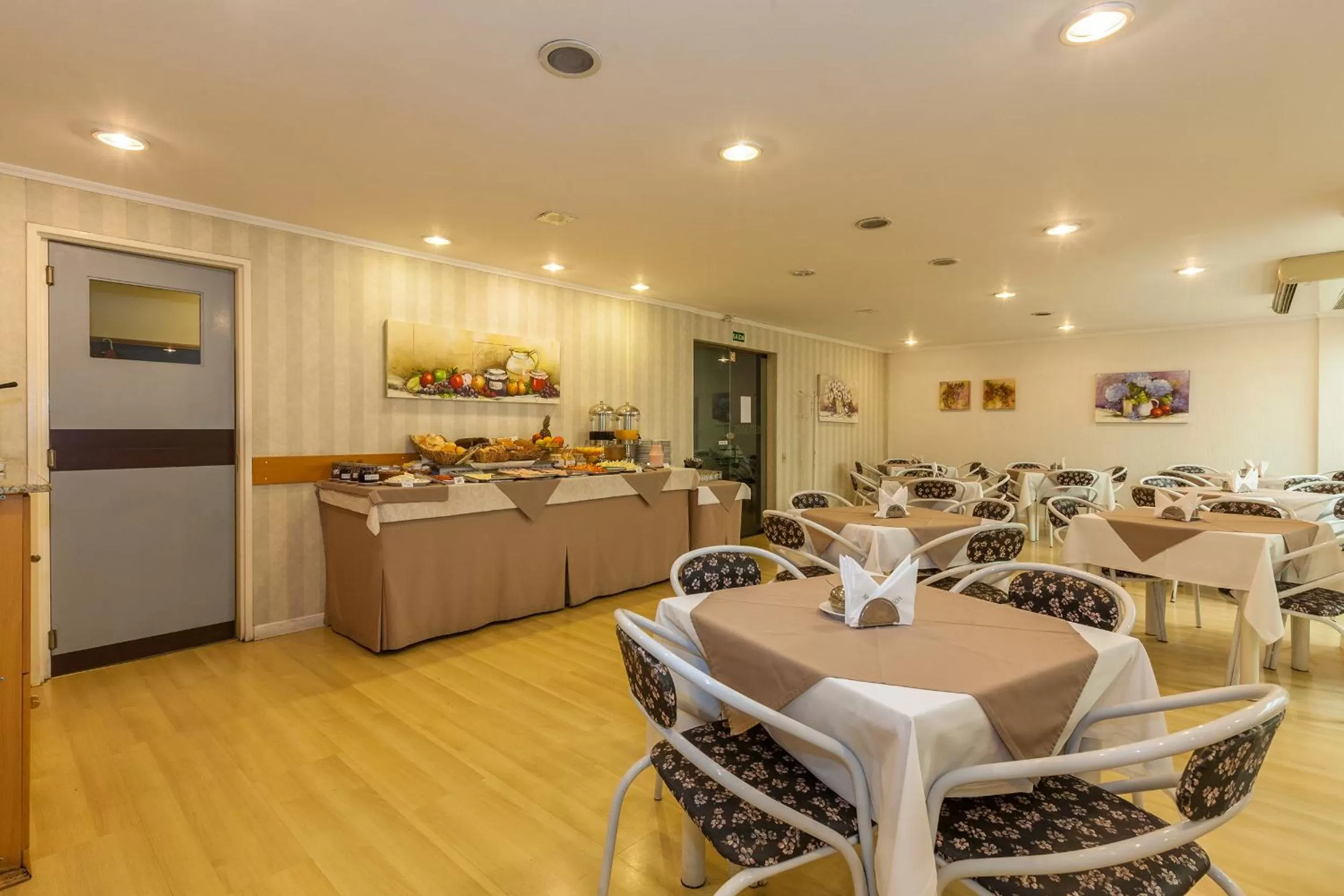 Area and facilities, Restaurant/Places to Eat in Tri Hotel Smart Caxias