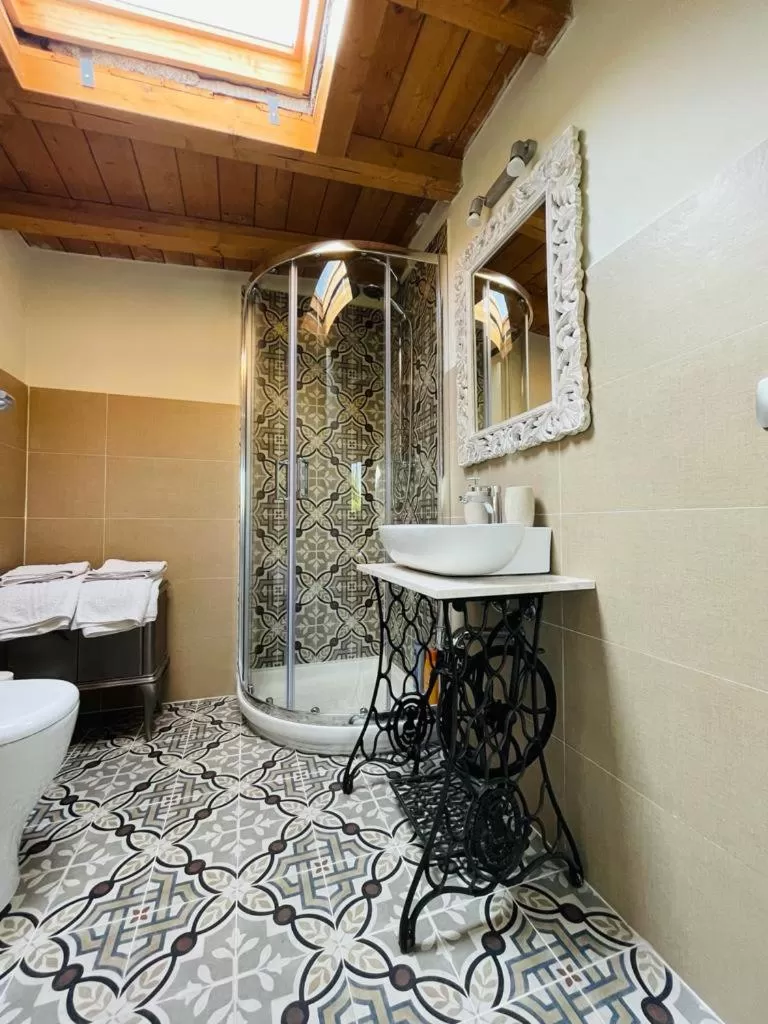 Bathroom in BeB La Rosa Nel Verde