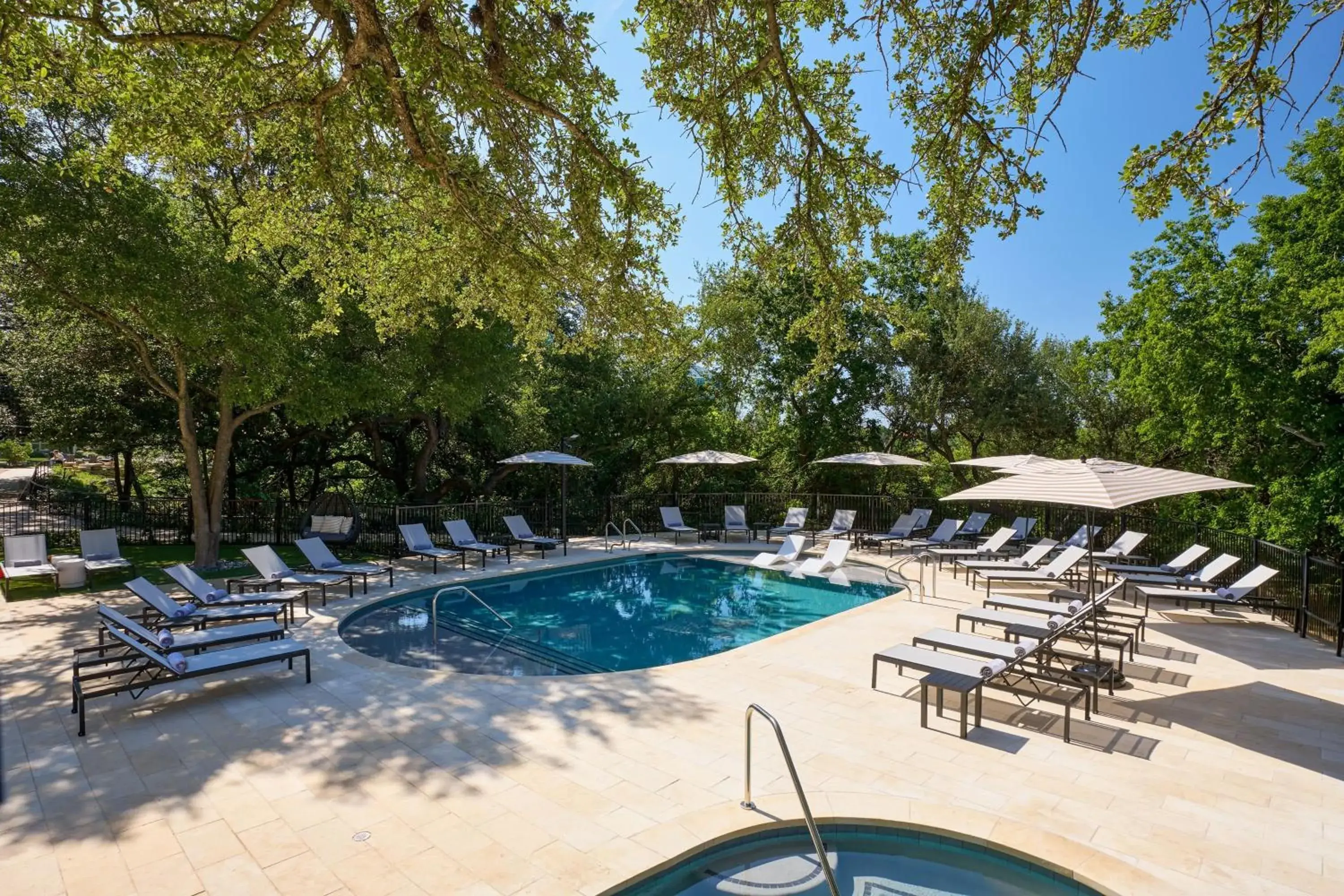 Swimming Pool in Renaissance Austin Hotel