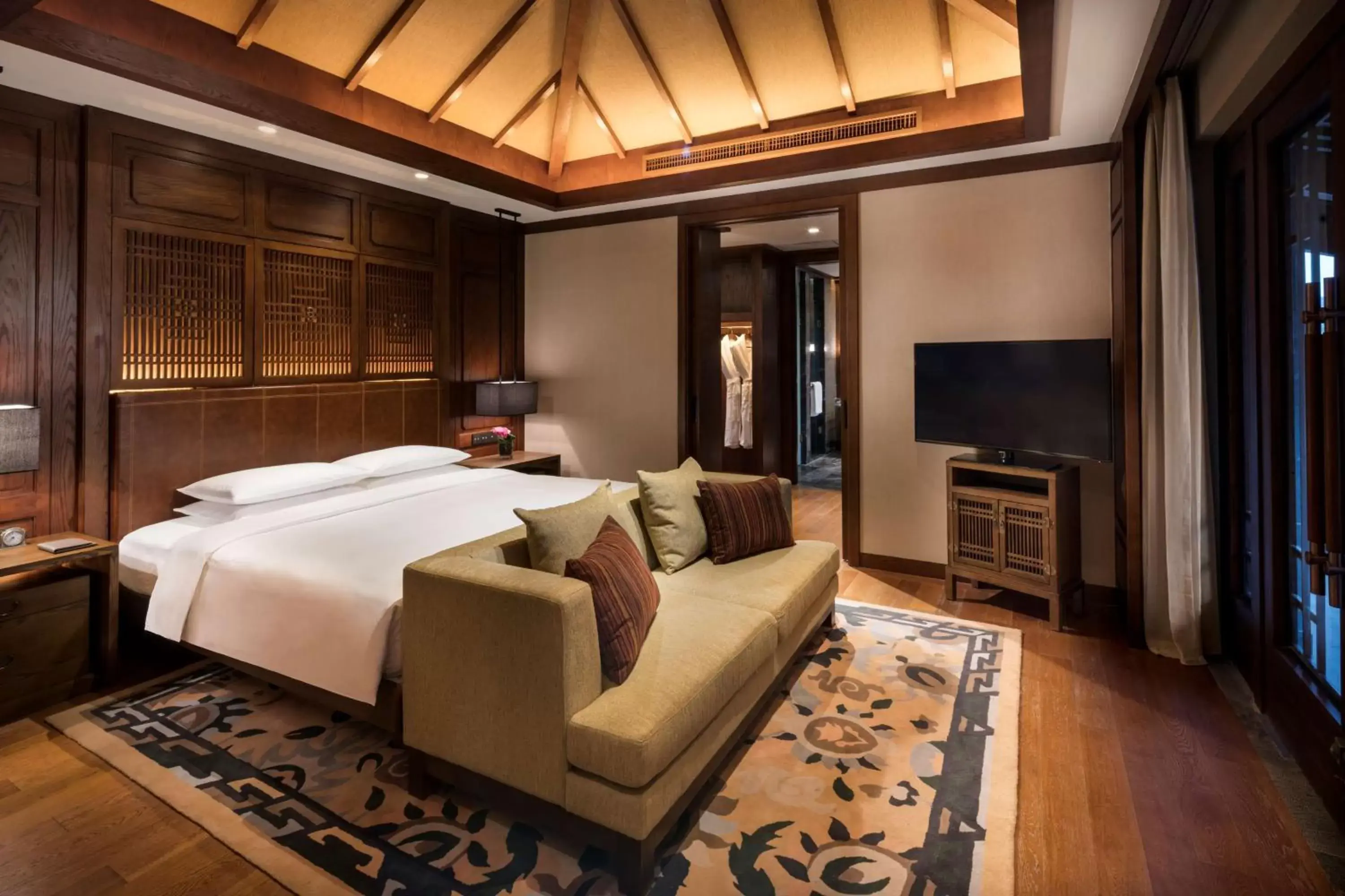 Photo of the whole room in Jinmao Hotel Lijiang, the Unbound Collection by Hyatt