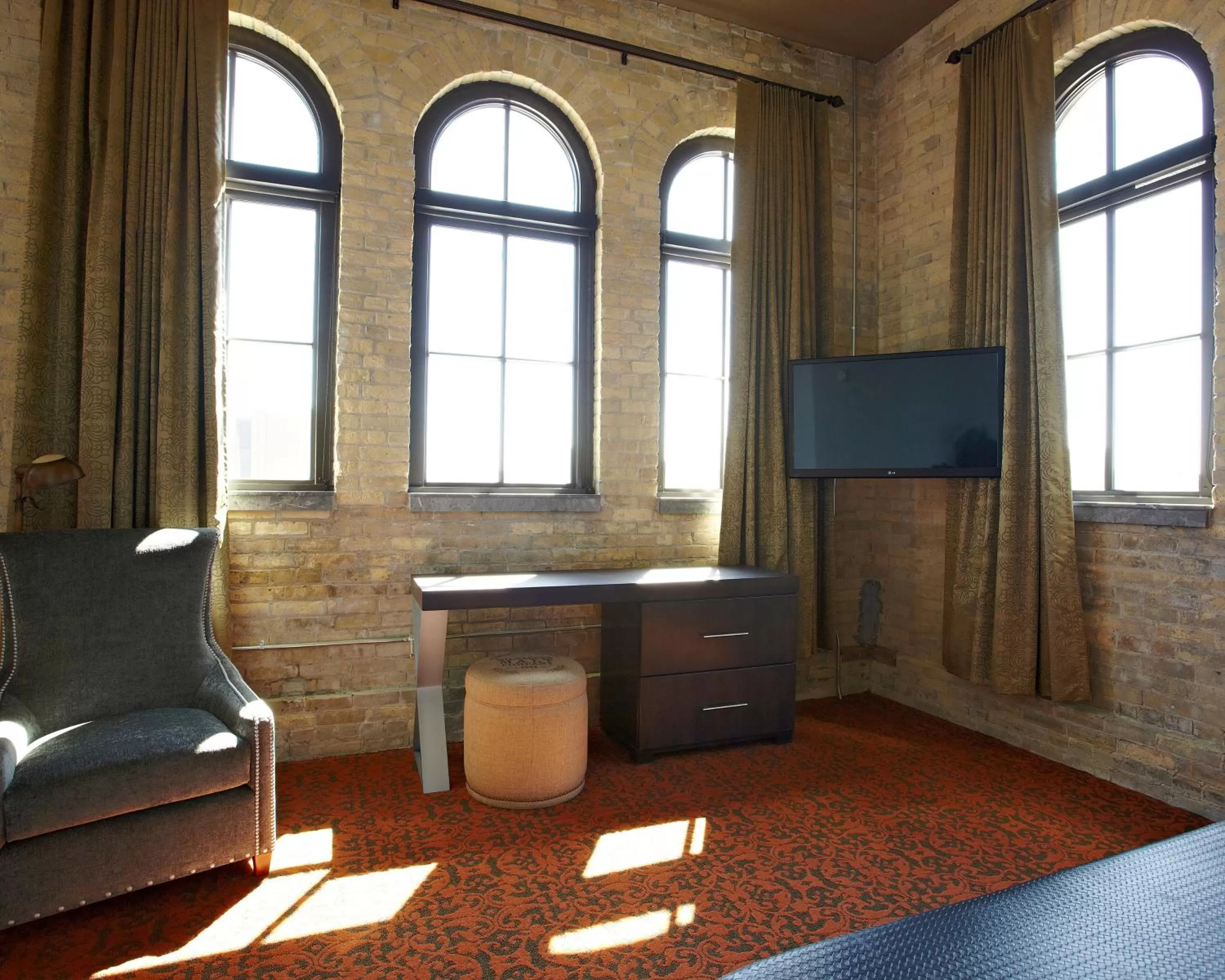 Guests in Brewhouse Inn and Suites