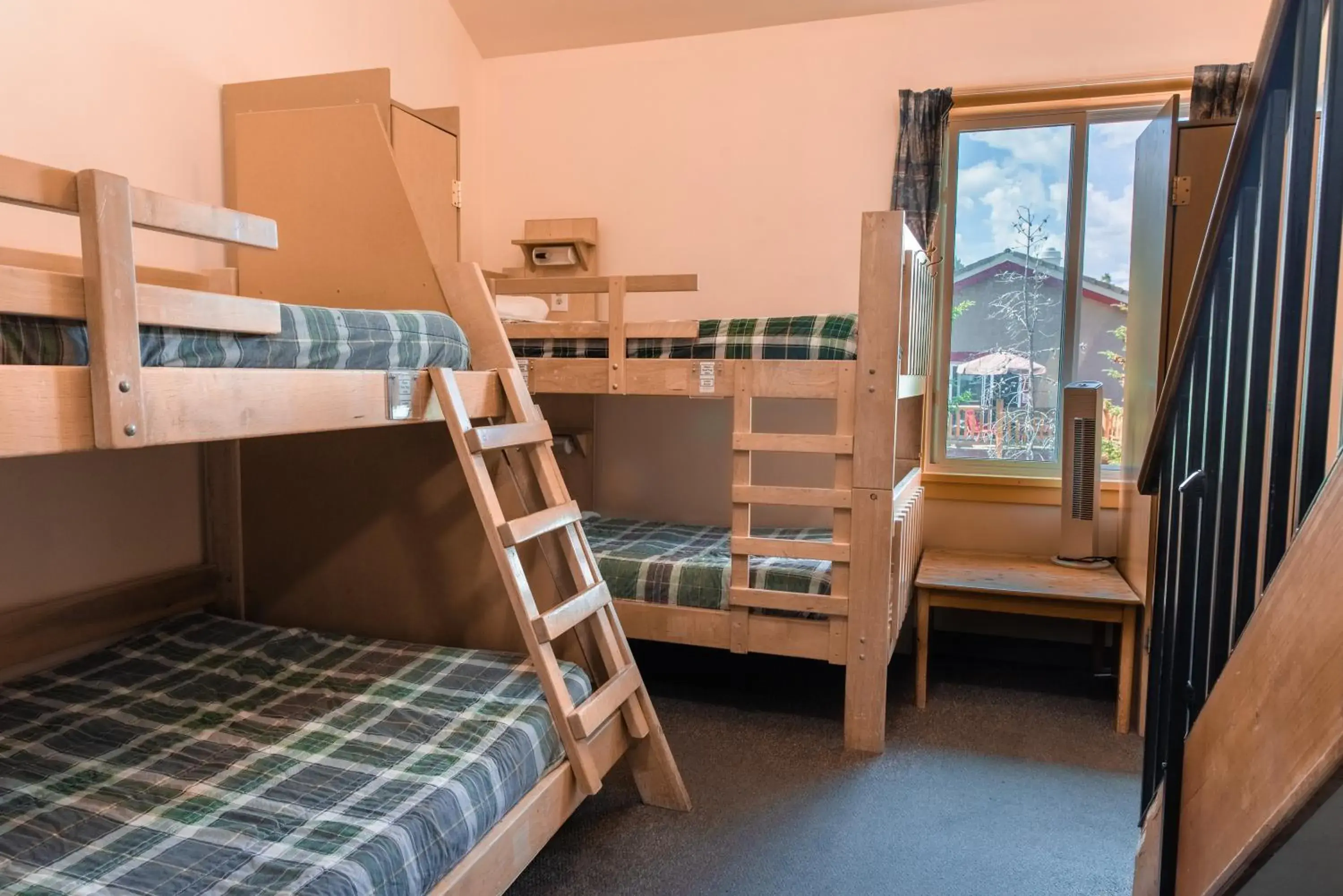 Bunk Bed in HI Banff Alpine Centre - Hostel