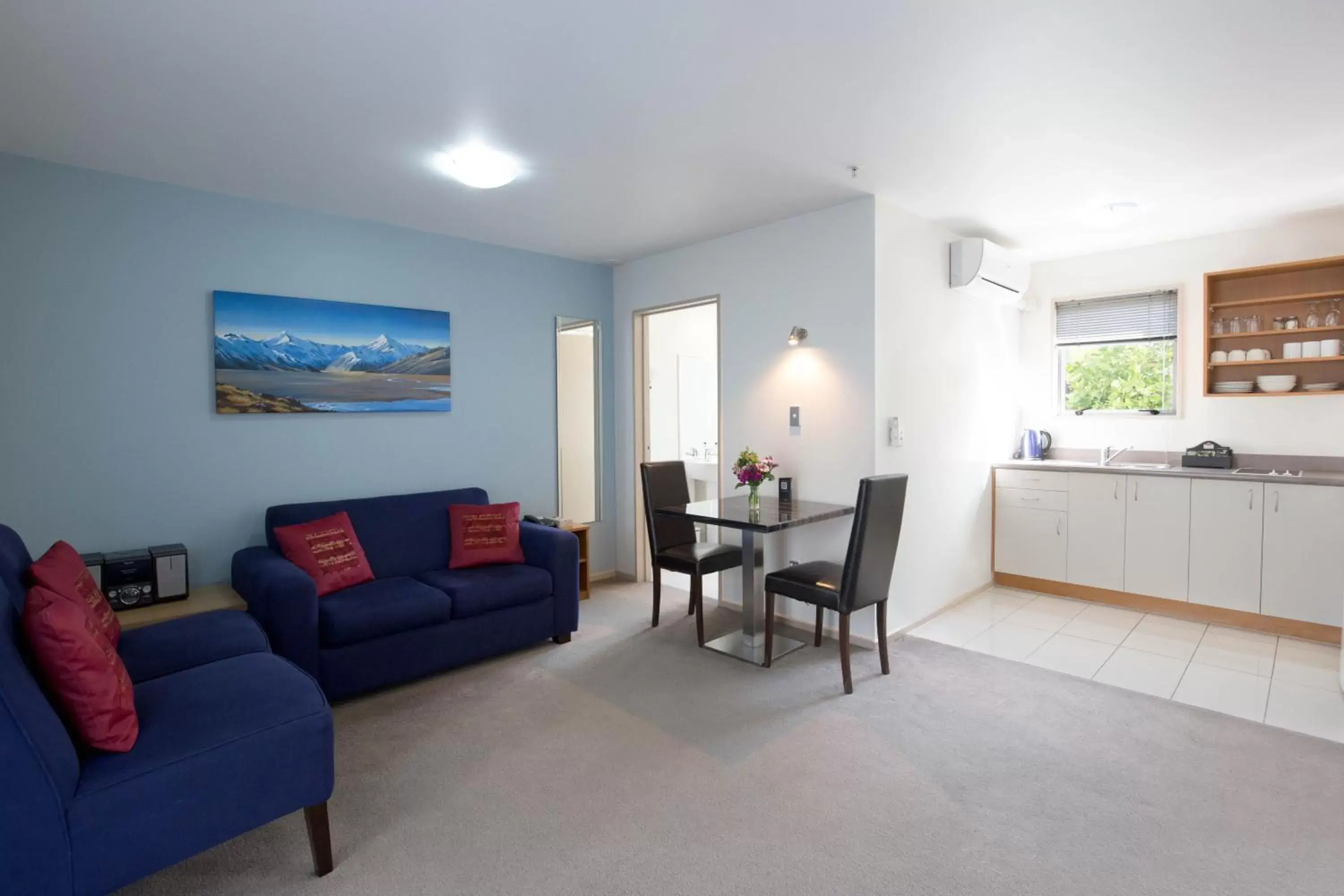 Bathroom, Seating Area in Riccarton Motor Lodge