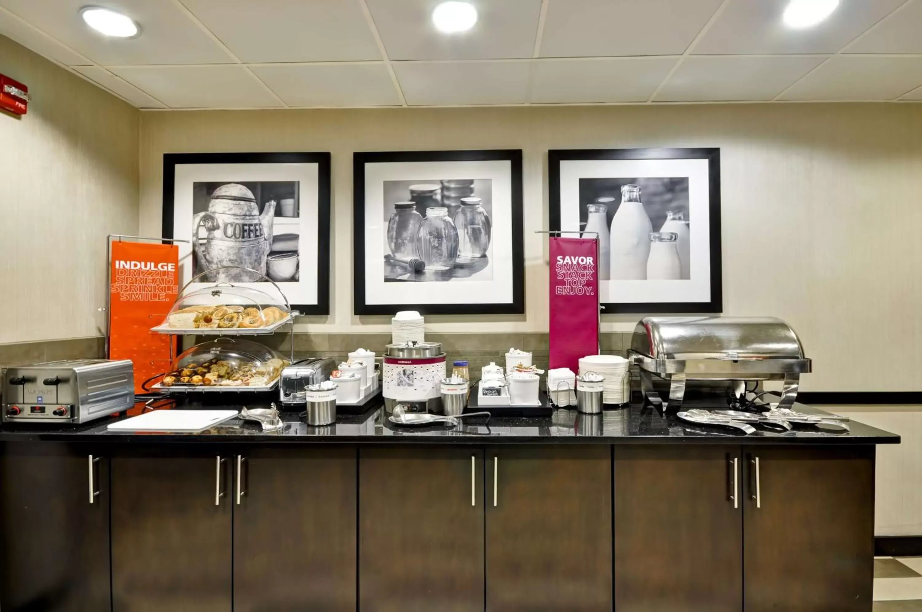 Dining area, Restaurant/Places to Eat in Hampton Inn Overland Park