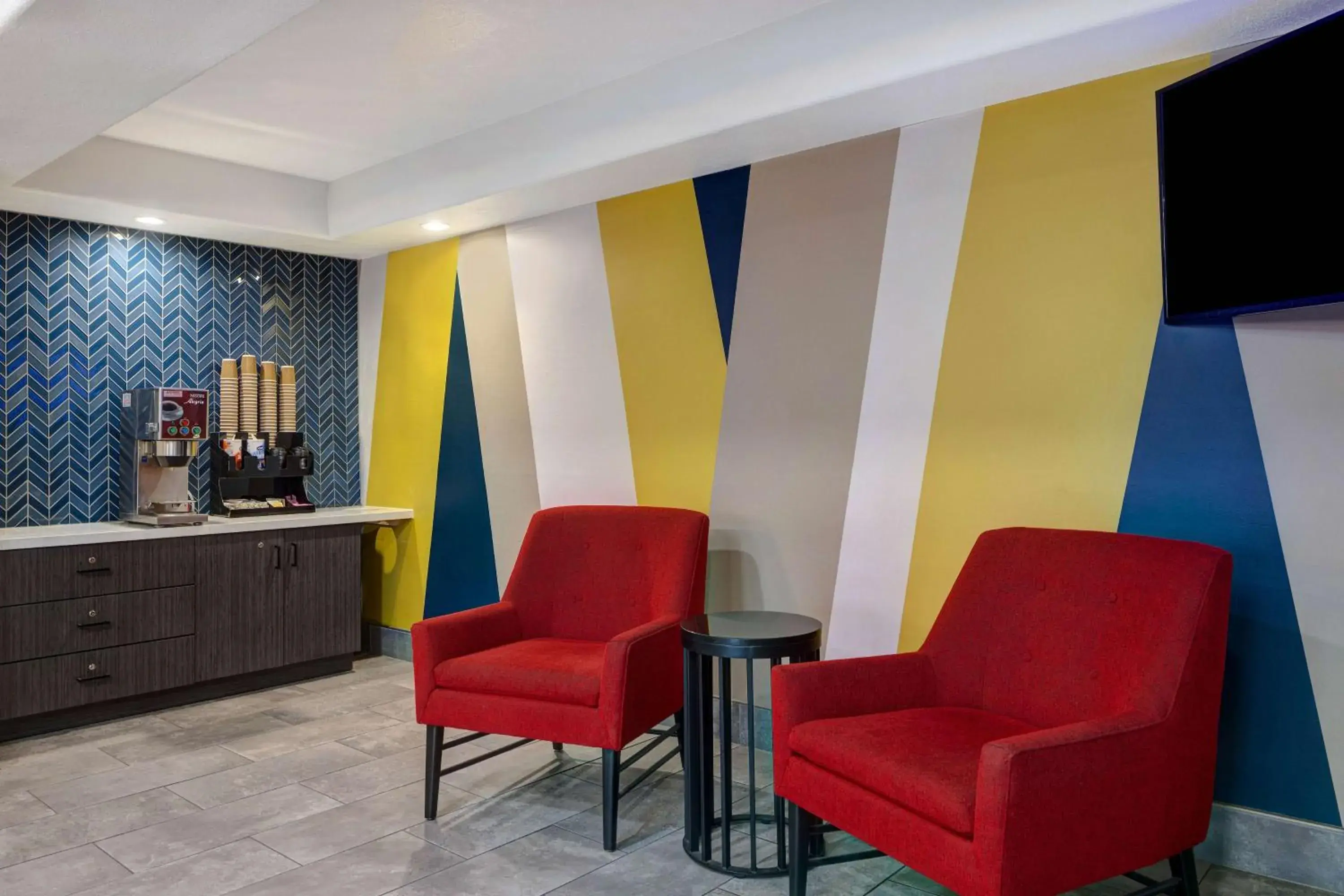 Lobby or reception in Motel 6-Buttonwillow, CA Central Lobby or reception in Motel 6-Buttonwillow, CA Central