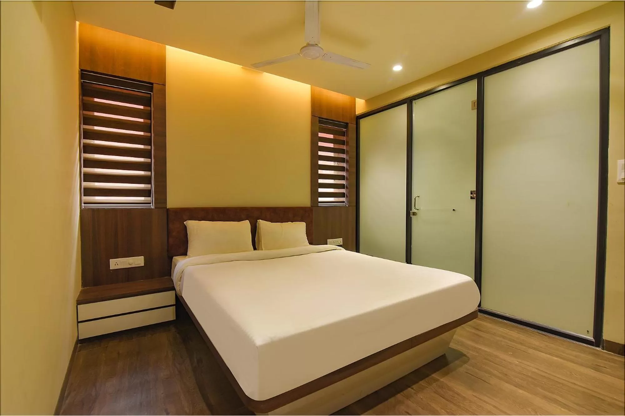 Bed in FabHotel Eros 282 - Nr Sreebhumi