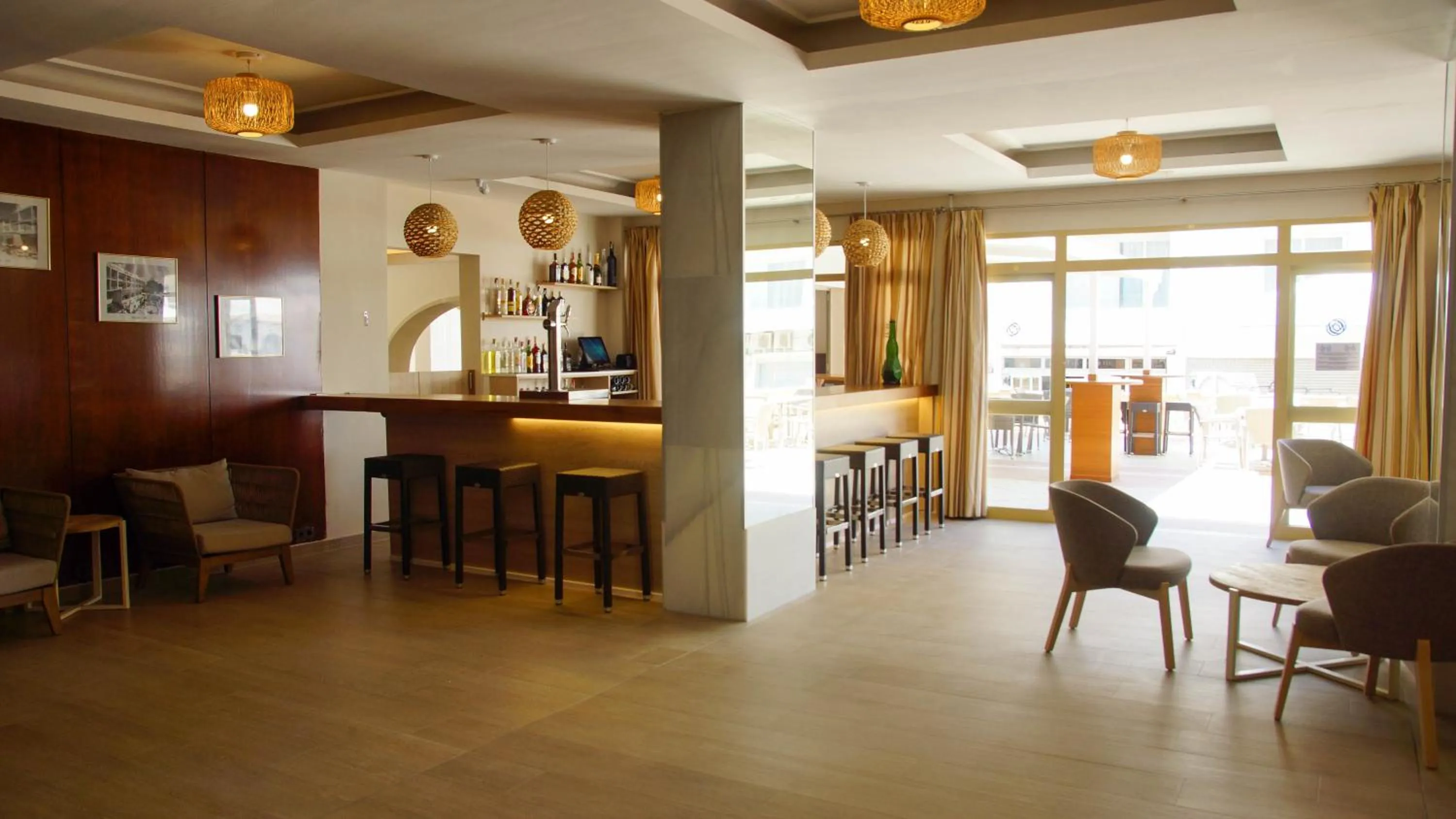 Lounge or bar in Hotel Iris - Only Adults
