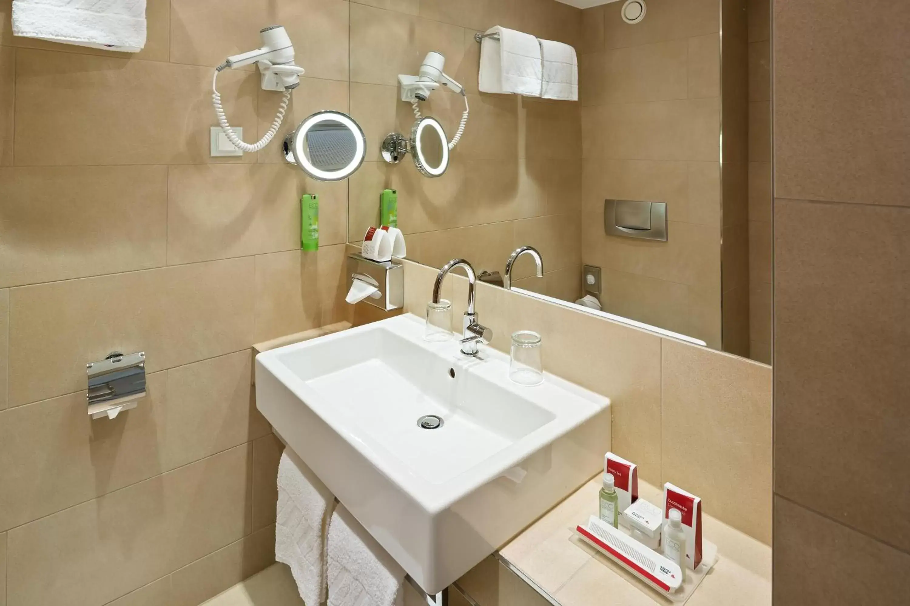 Bathroom in Austria Trend Hotel Ananas Wien