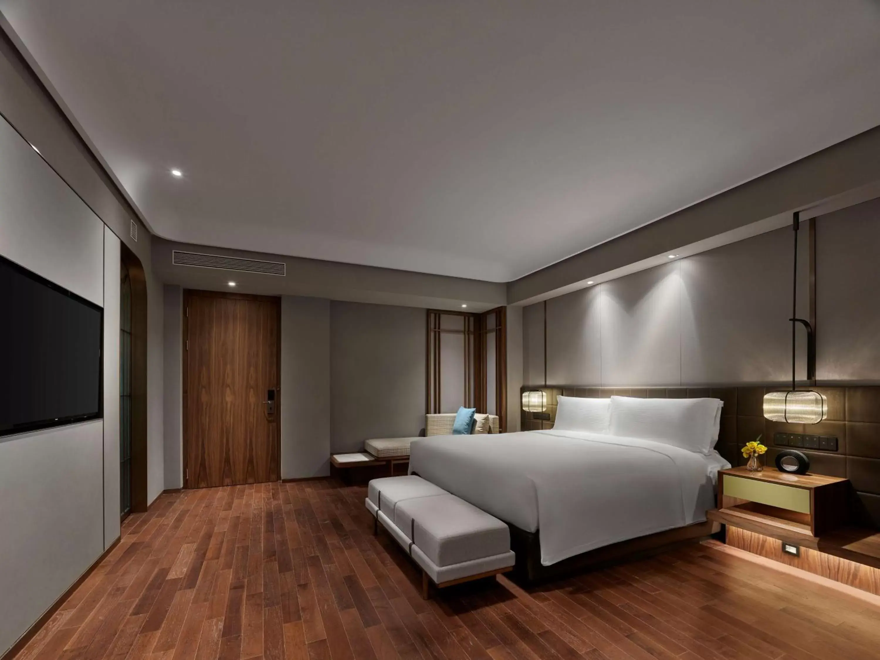 Bedroom, Bed in Hilton Shanghai Hongqiao