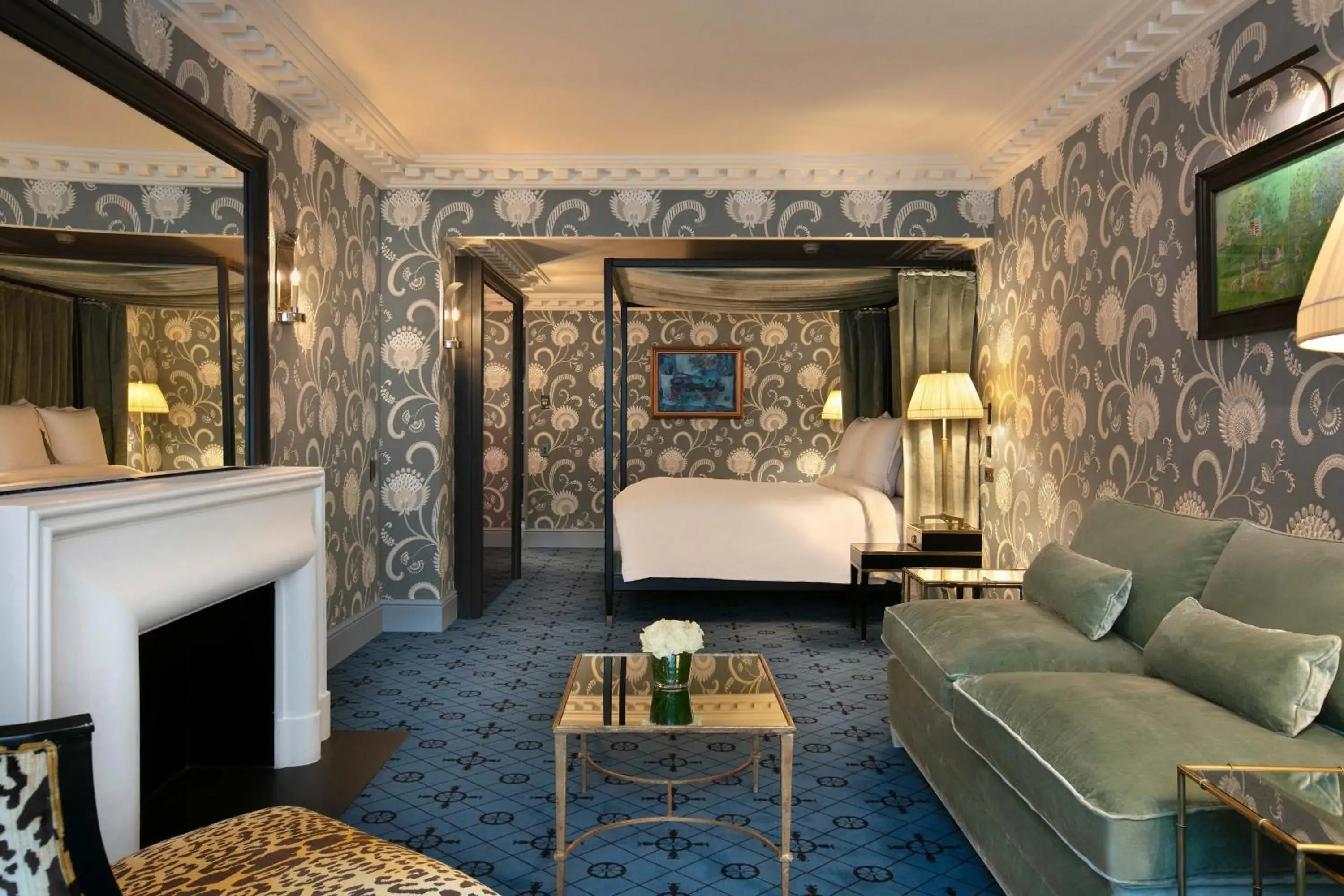 Photo of the whole room, Bed in Hotel de Berri, a Luxury Collection Hotel, Paris