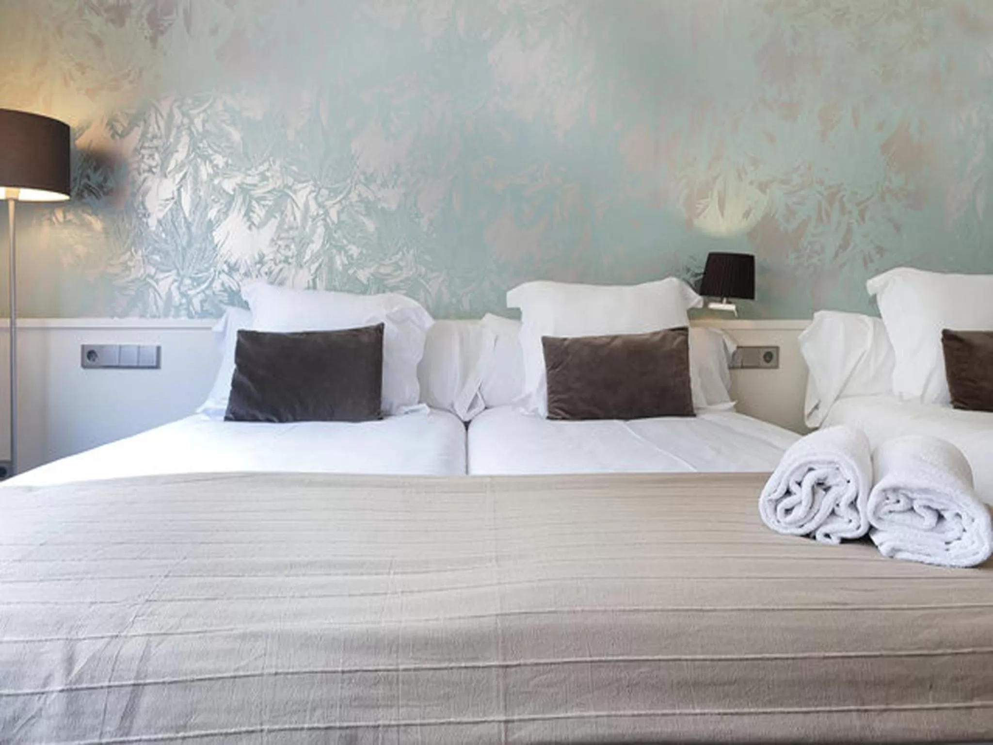 Bed in Barcelona Fifteen central Aparthotel