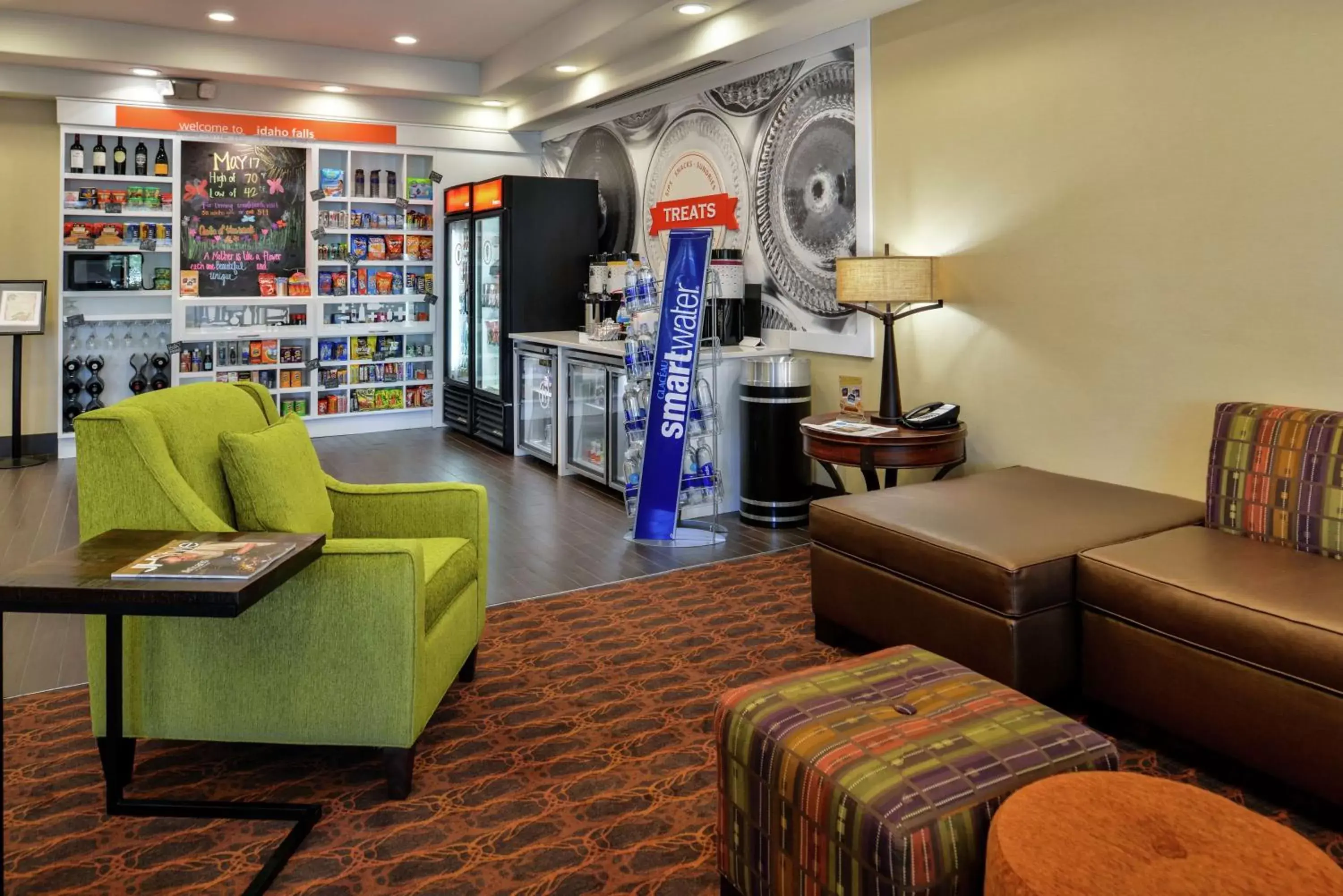 Lobby or reception, Seating Area in Hampton Inn Idaho Falls / Airport