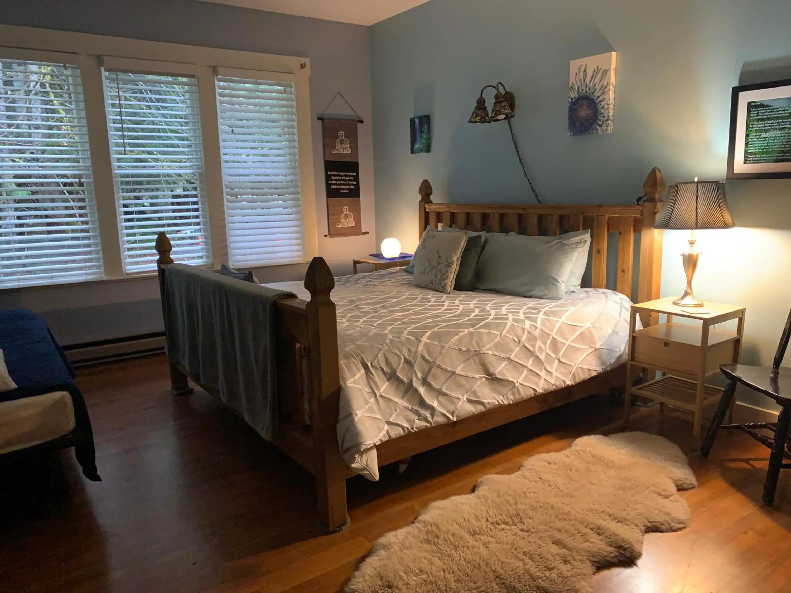 Bedroom, Bed in Mountain Meadows Inn