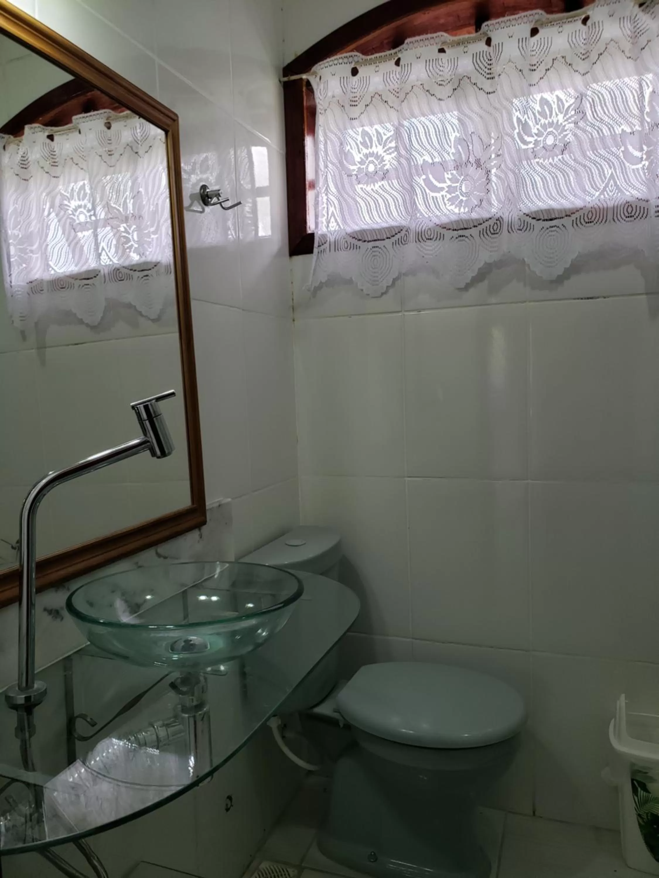 Bathroom in Pousada Recanto Das Emerências