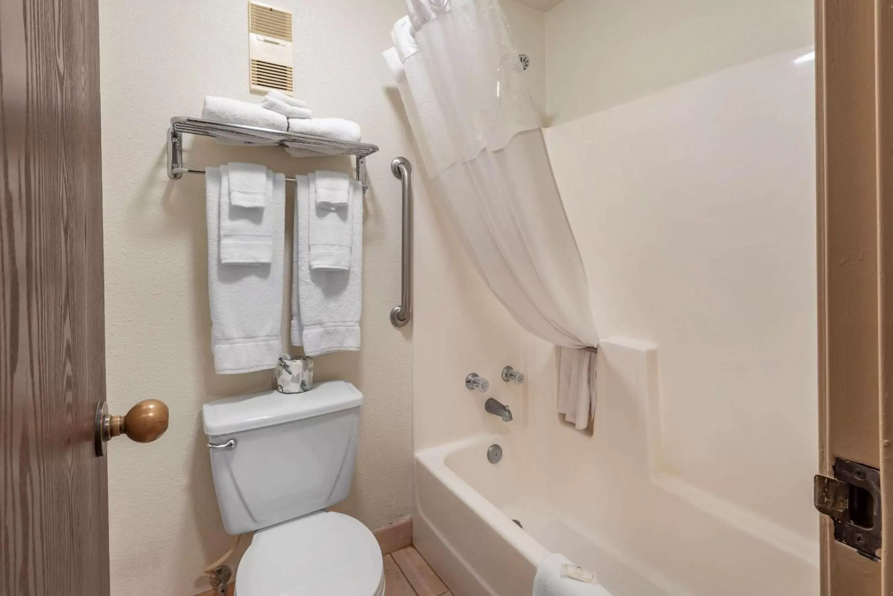 Bedroom, Bathroom in Quality Inn Grand Junction near University