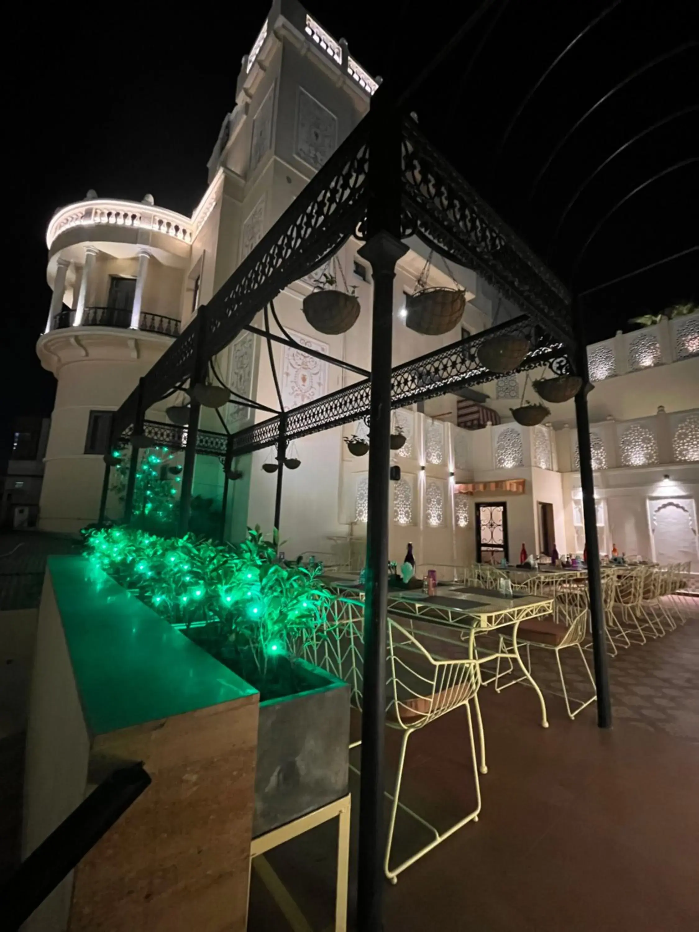 Property building in Ratnawali – A Vegetarian Heritage Hotel Property building in Ratnawali – A Vegetarian Heritage Hotel