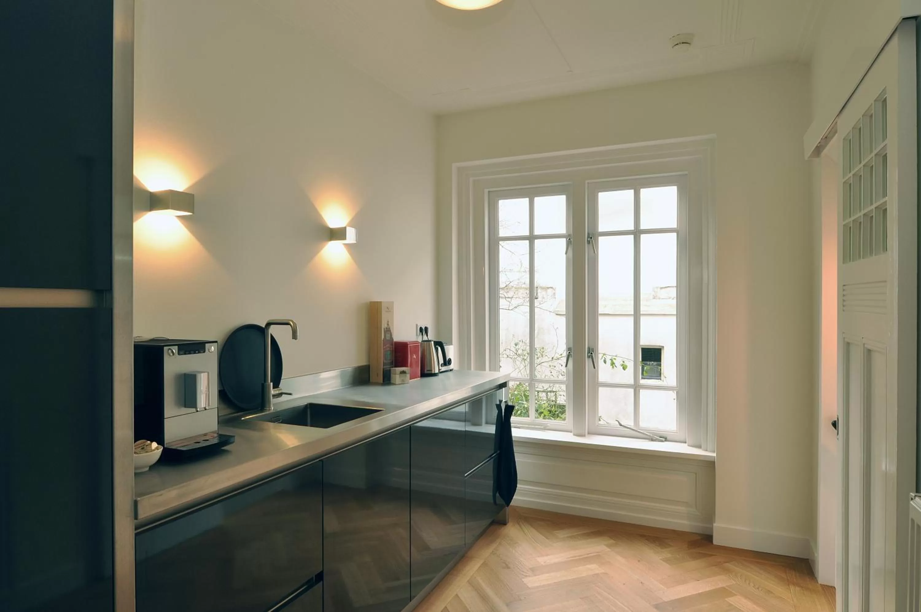 Communal kitchen in Boetiek Hotel Kampen