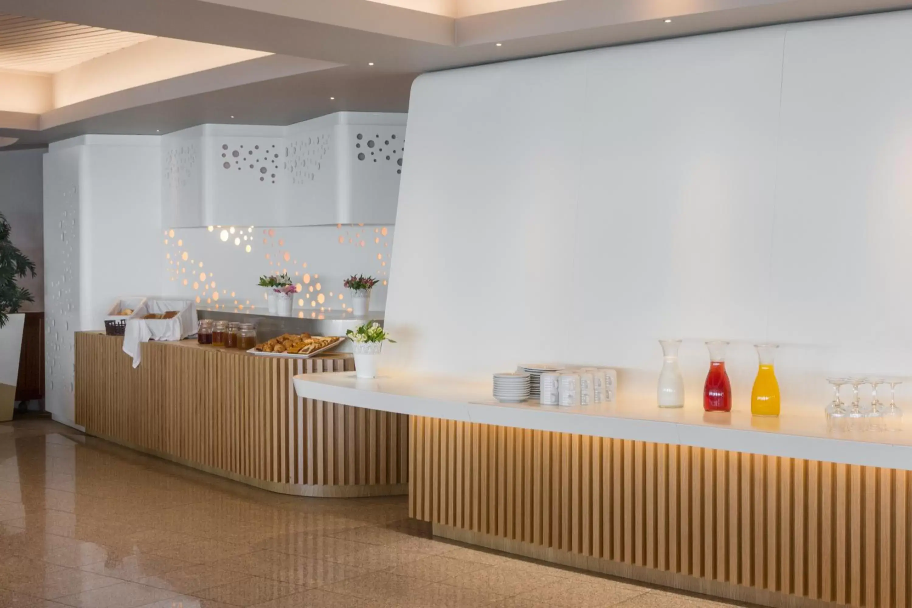 Restaurant/places to eat, Kitchen/Kitchenette in Axis Ofir Beach Resort Hotel