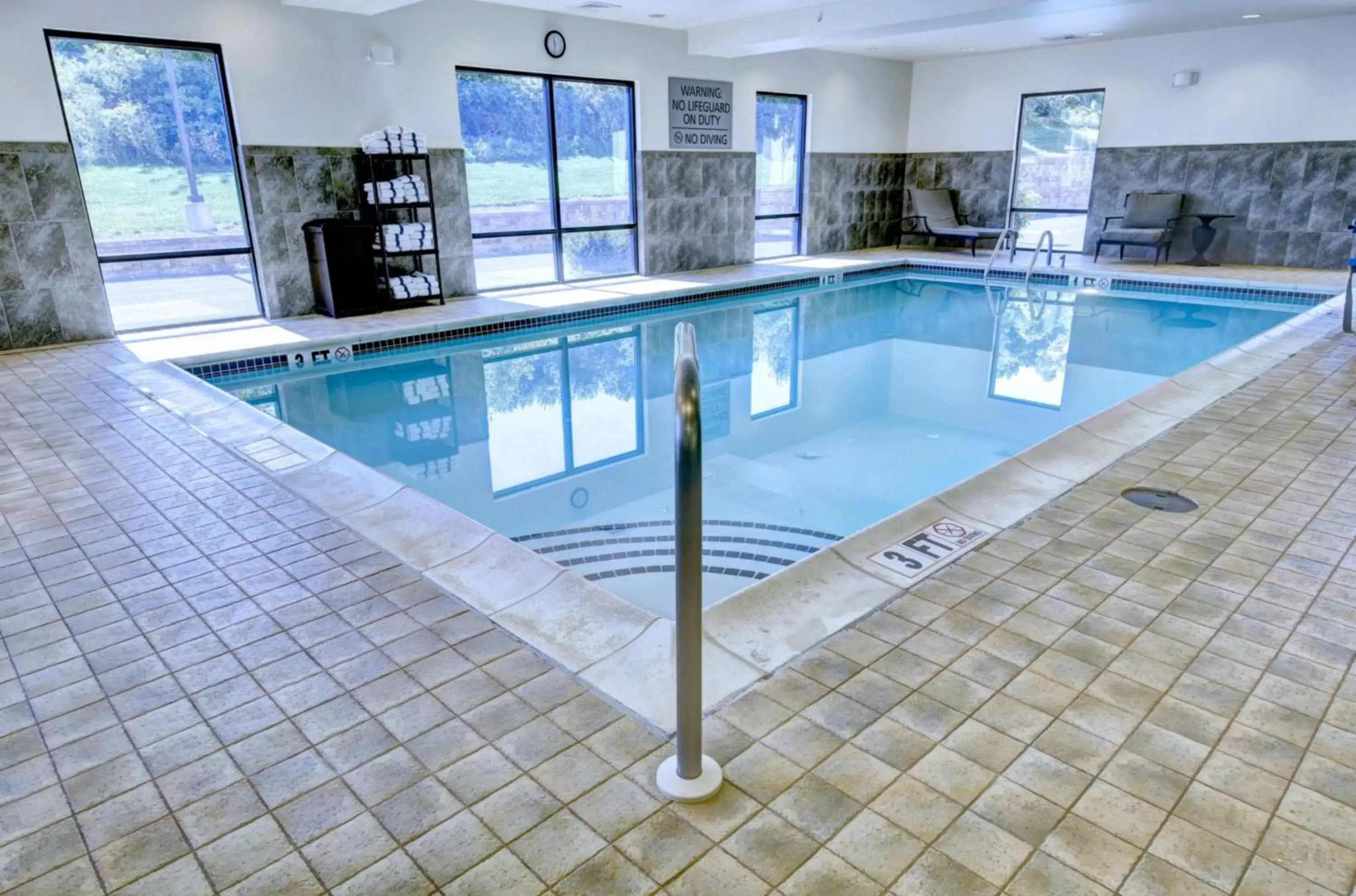 Pool view, Swimming Pool in Hampton Inn & Suites Harrisburg