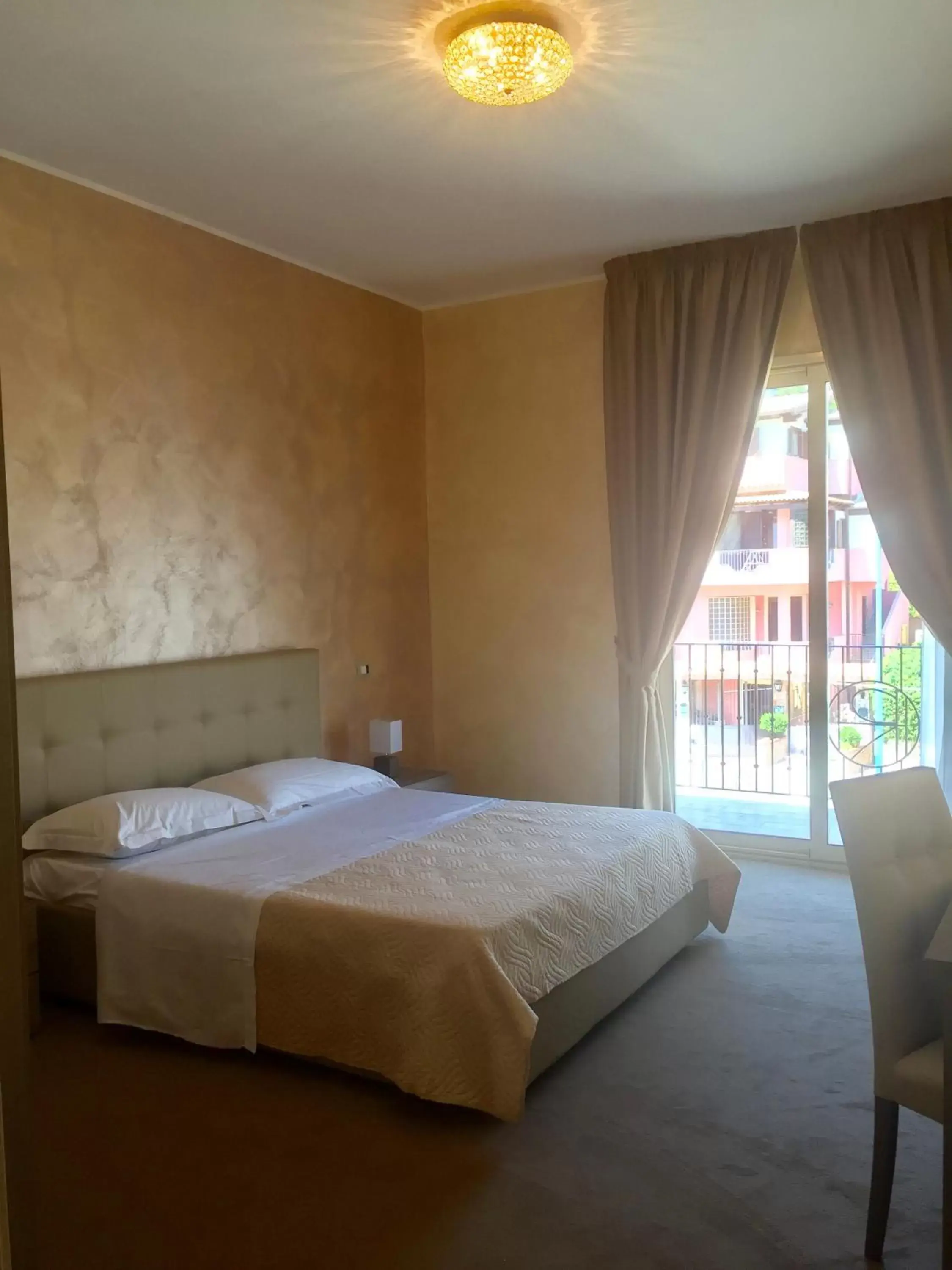 Comfort Double Room with Balcony in Hotel Riviera Palace